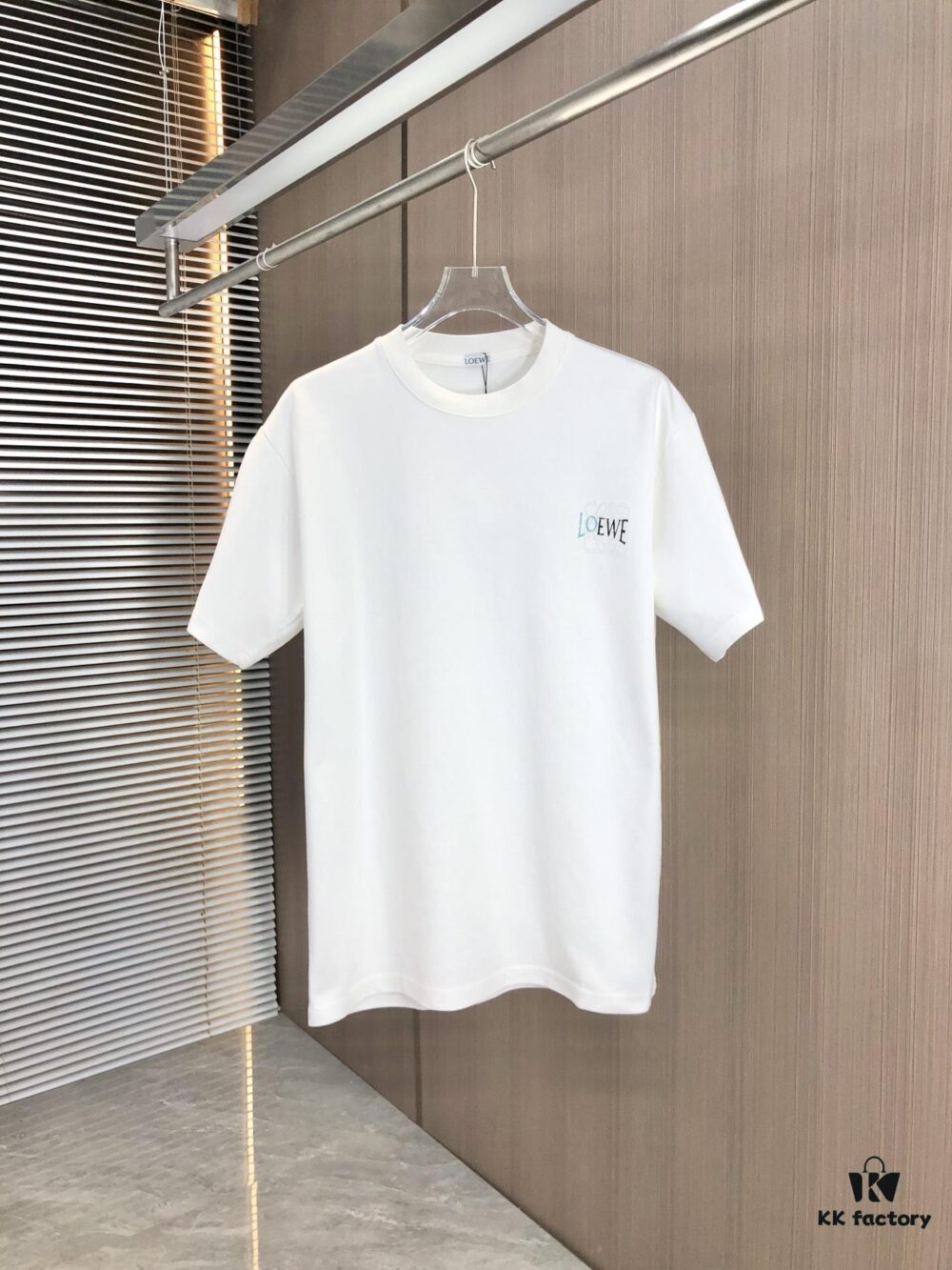 LOEW Loewe 2025 Spring/Summer New Arrival Round Neck Short Sleeve T-Shirt with Laser-Burned Floral Print Effect, Made from 320g Double-Yarn Combed Cotton Fabric, Slightly Relaxed Fit, Soft and Substantial Fabric Texture, Unisex Design