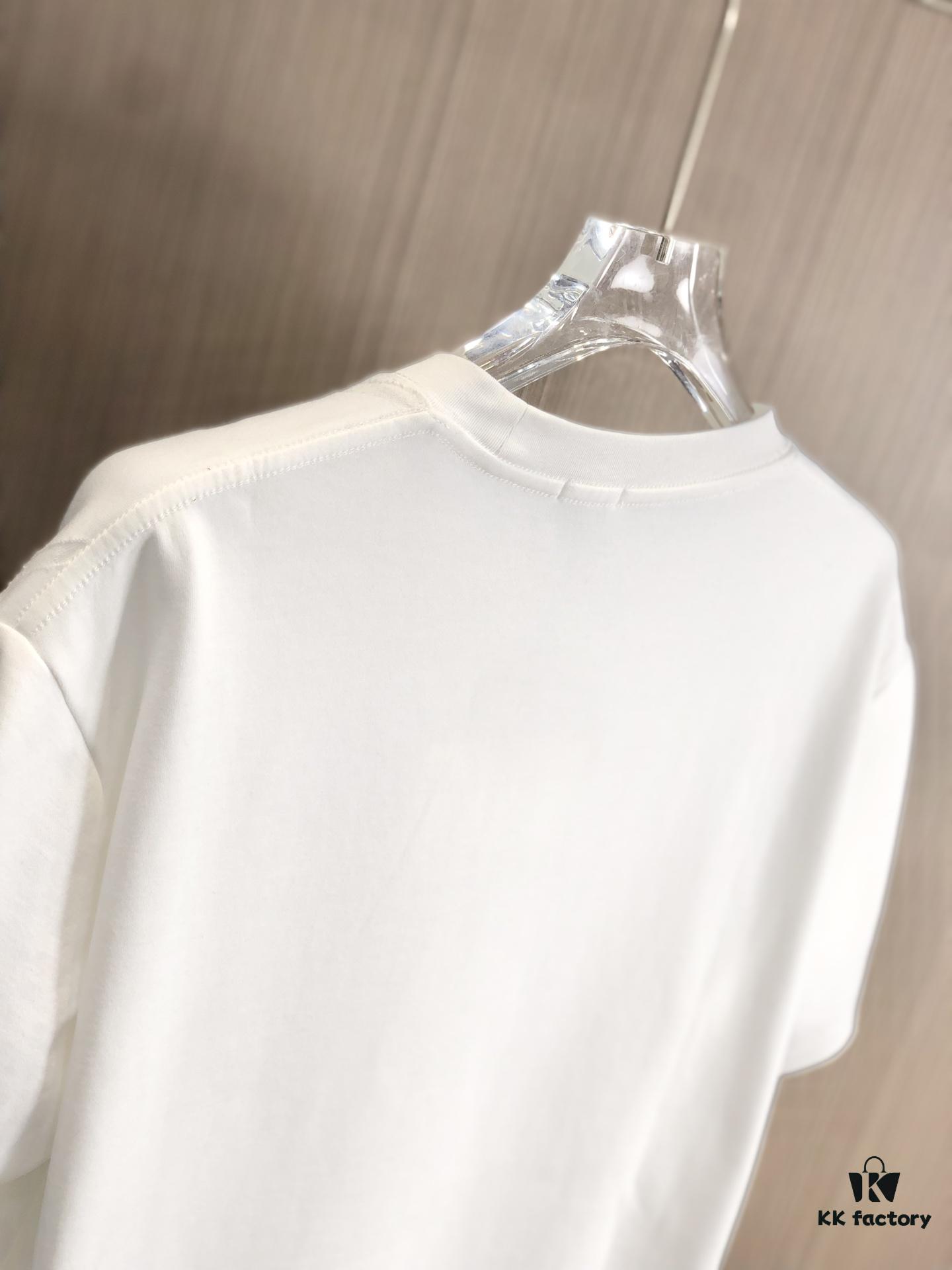 LOEW Loewe 2025 Spring/Summer New Arrival Round Neck Short Sleeve T-Shirt with Laser Etching and Engraved Pattern, Made from 320g Double-Yarn Combed Cotton Fabric, Slightly Relaxed Fit, Soft and Substantial Fabric Texture, Unisex Design