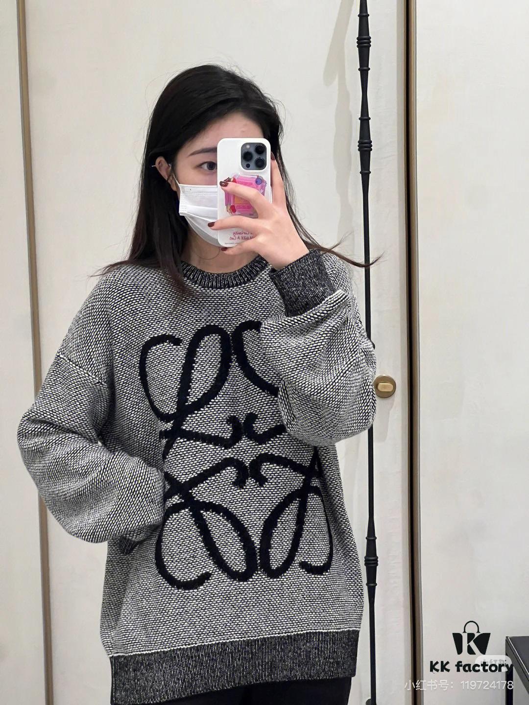 LOEWE Crew Neck Knit Sweater with Classic Chest Logo Unisex Casual Pullover