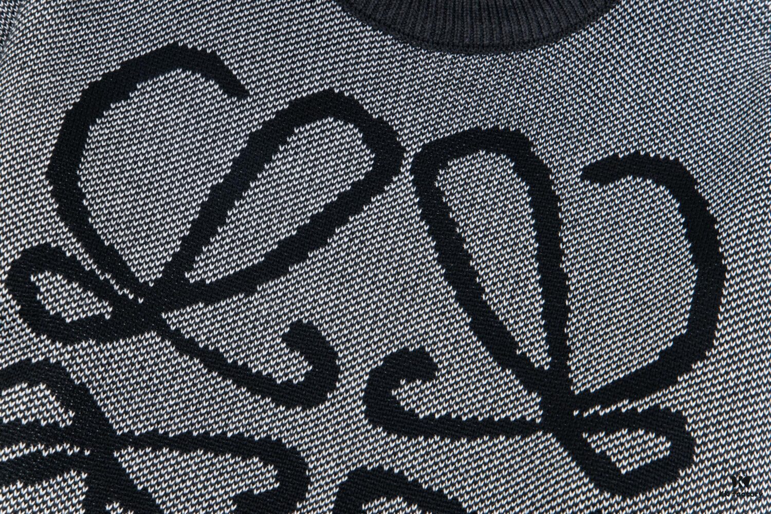 LOEWE Crew Neck Knit Sweater with Classic Chest Logo Unisex Casual Pullover