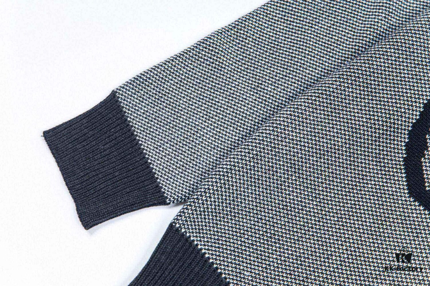 LOEWE Crew Neck Knit Sweater with Classic Chest Logo Unisex Casual Pullover