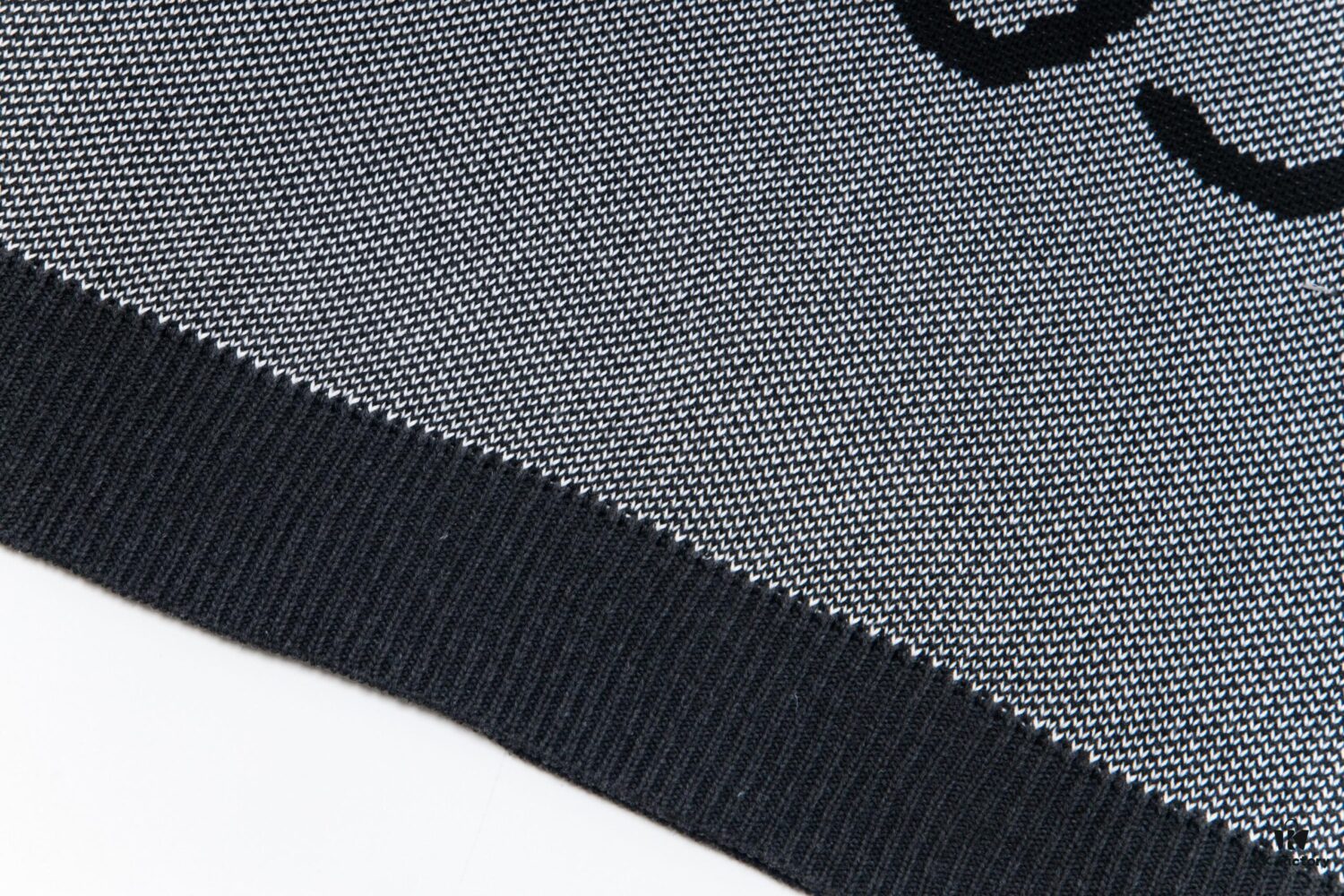 LOEWE Crew Neck Knit Sweater with Classic Chest Logo Unisex Casual Pullover