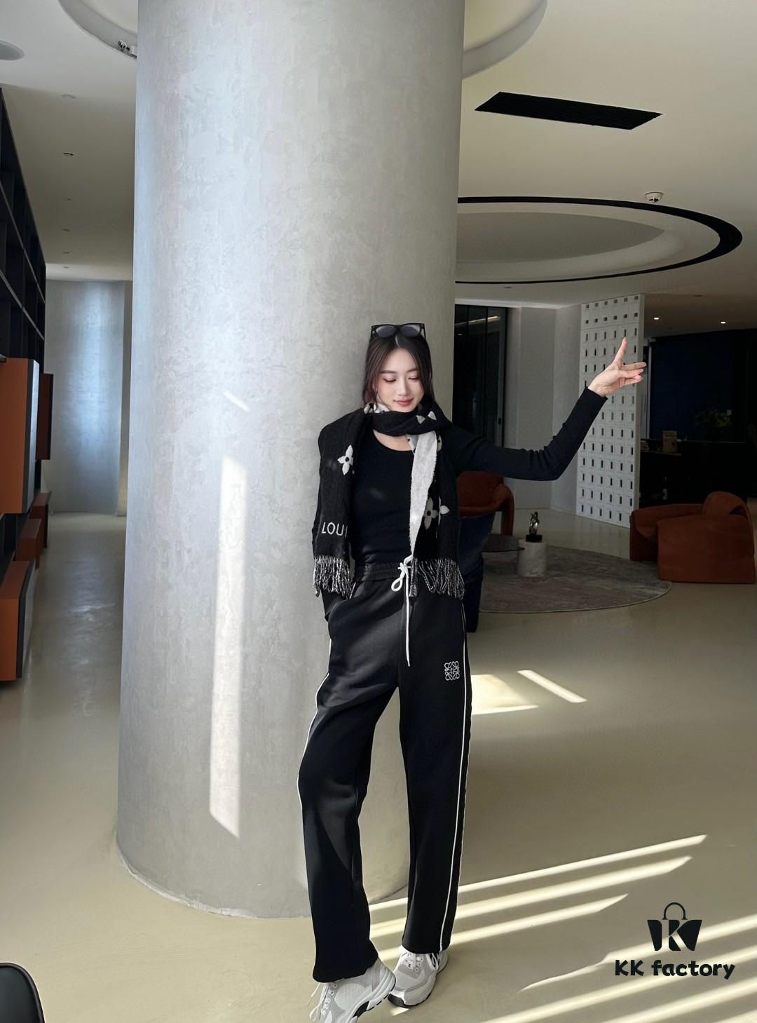 LOEWE New Arrivals Letter Embroidery Woven Straight Sweatpants Unisex Casual Long Pants