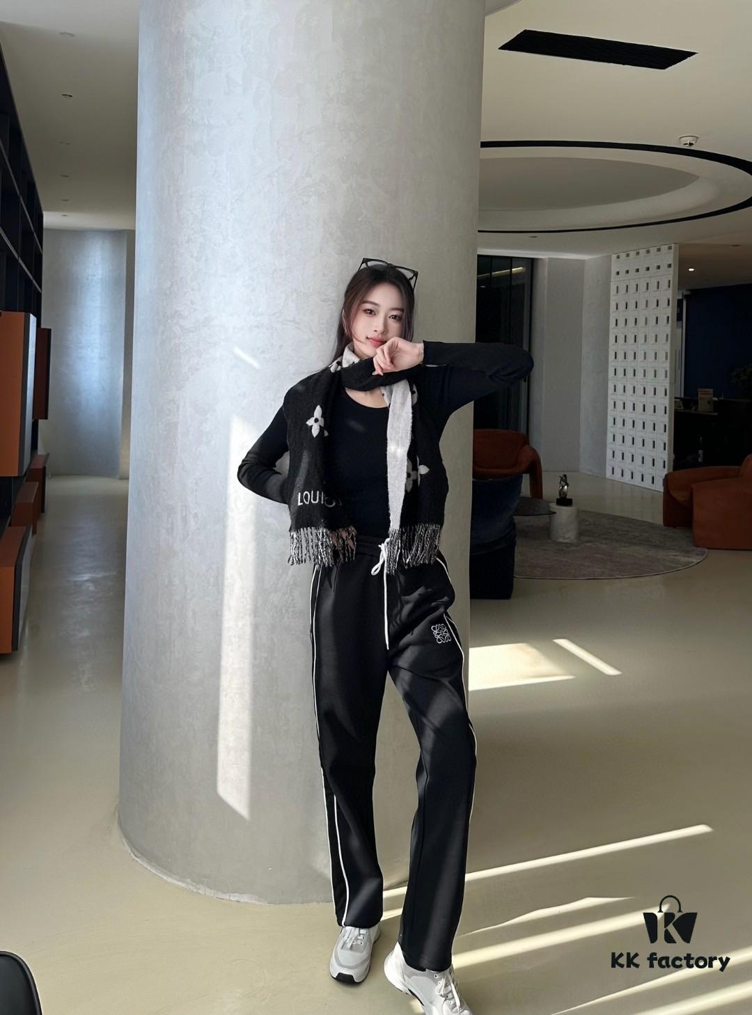 LOEWE New Arrivals Letter Embroidery Woven Straight Sweatpants Unisex Casual Long Pants