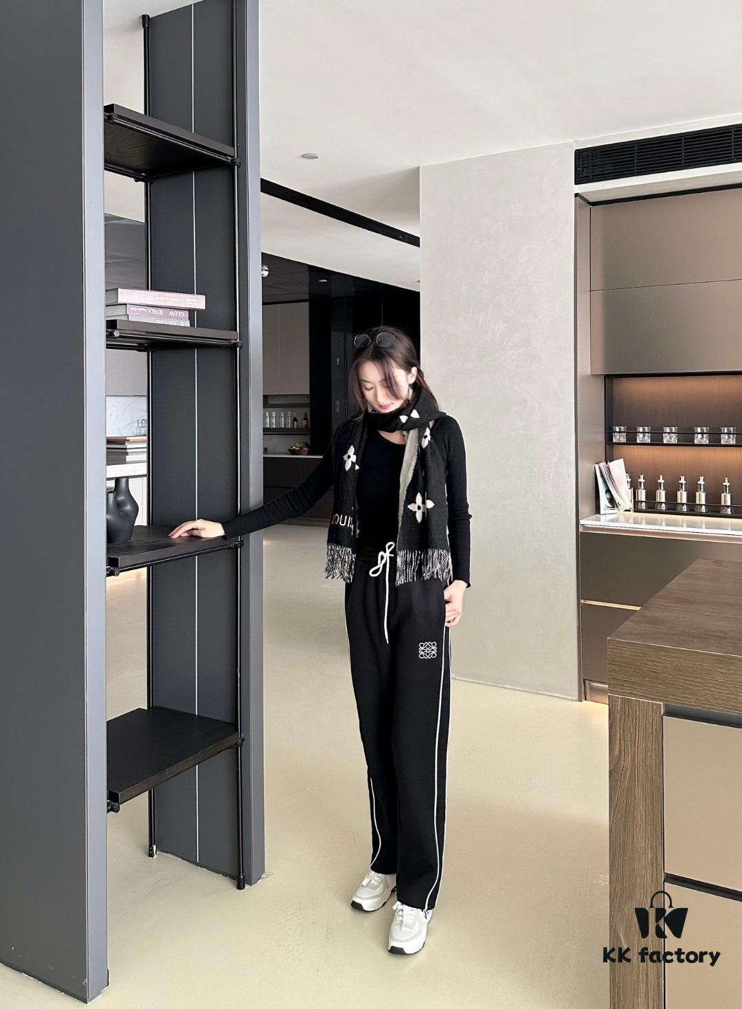 LOEWE New Arrivals Letter Embroidery Woven Straight Sweatpants Unisex Casual Long Pants