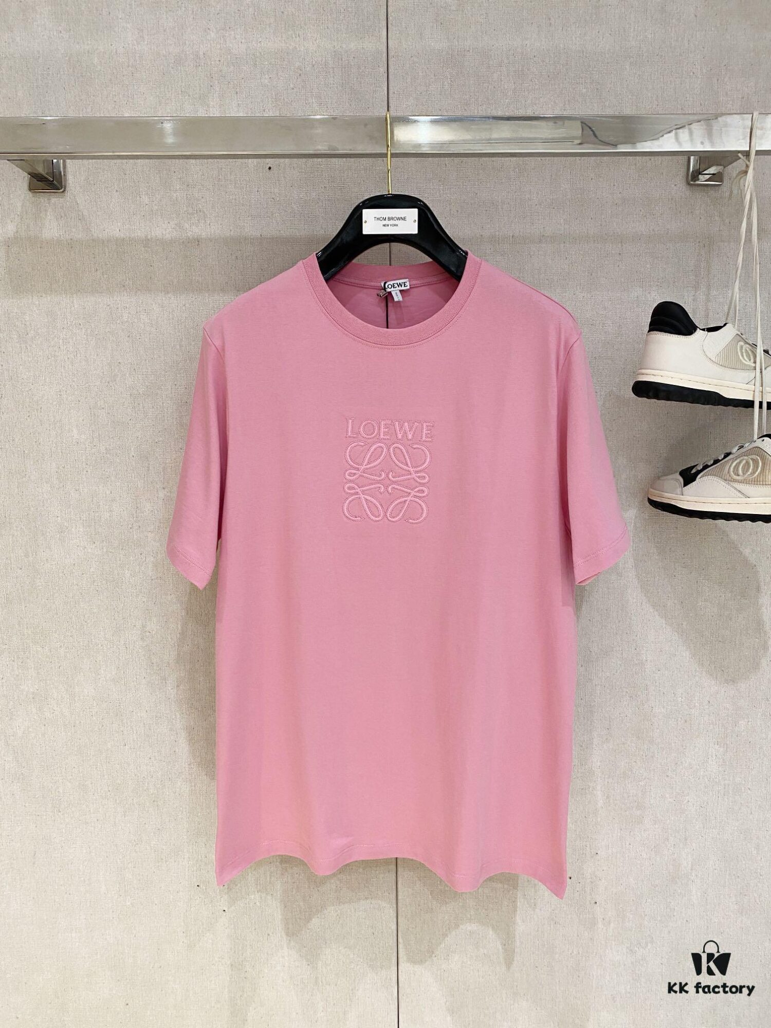 Loewe 2025 Newest Short-Sleeve T-Shirt, Stylish and Minimalist Design with Embroidered Logo on Chest, Premium Cotton Fabric, Comfortable and Trendy Cut