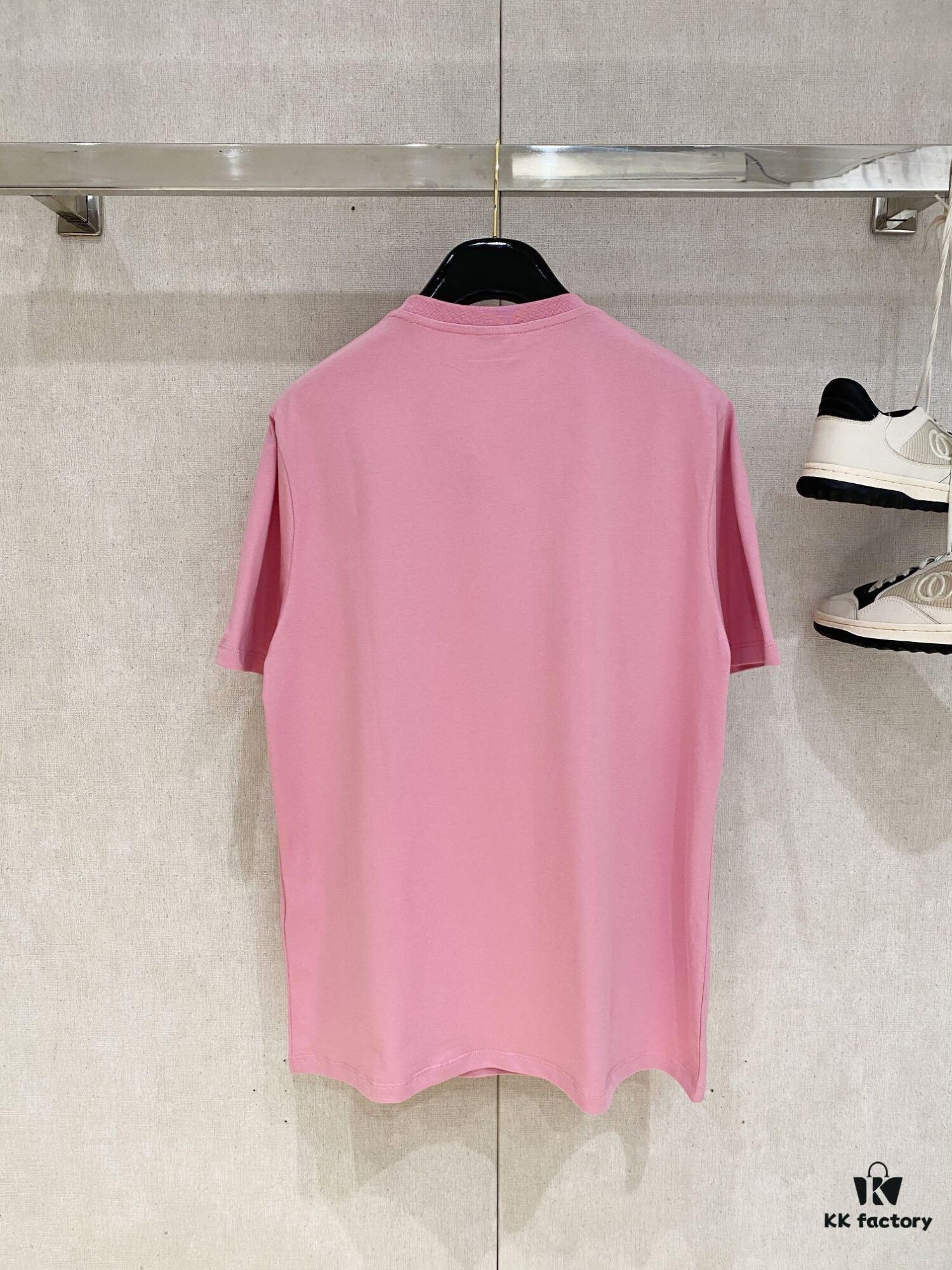 Loewe 2025 Newest Short-Sleeve T-Shirt, Stylish and Minimalist Design with Embroidered Logo on Chest, Premium Cotton Fabric, Comfortable and Trendy Cut