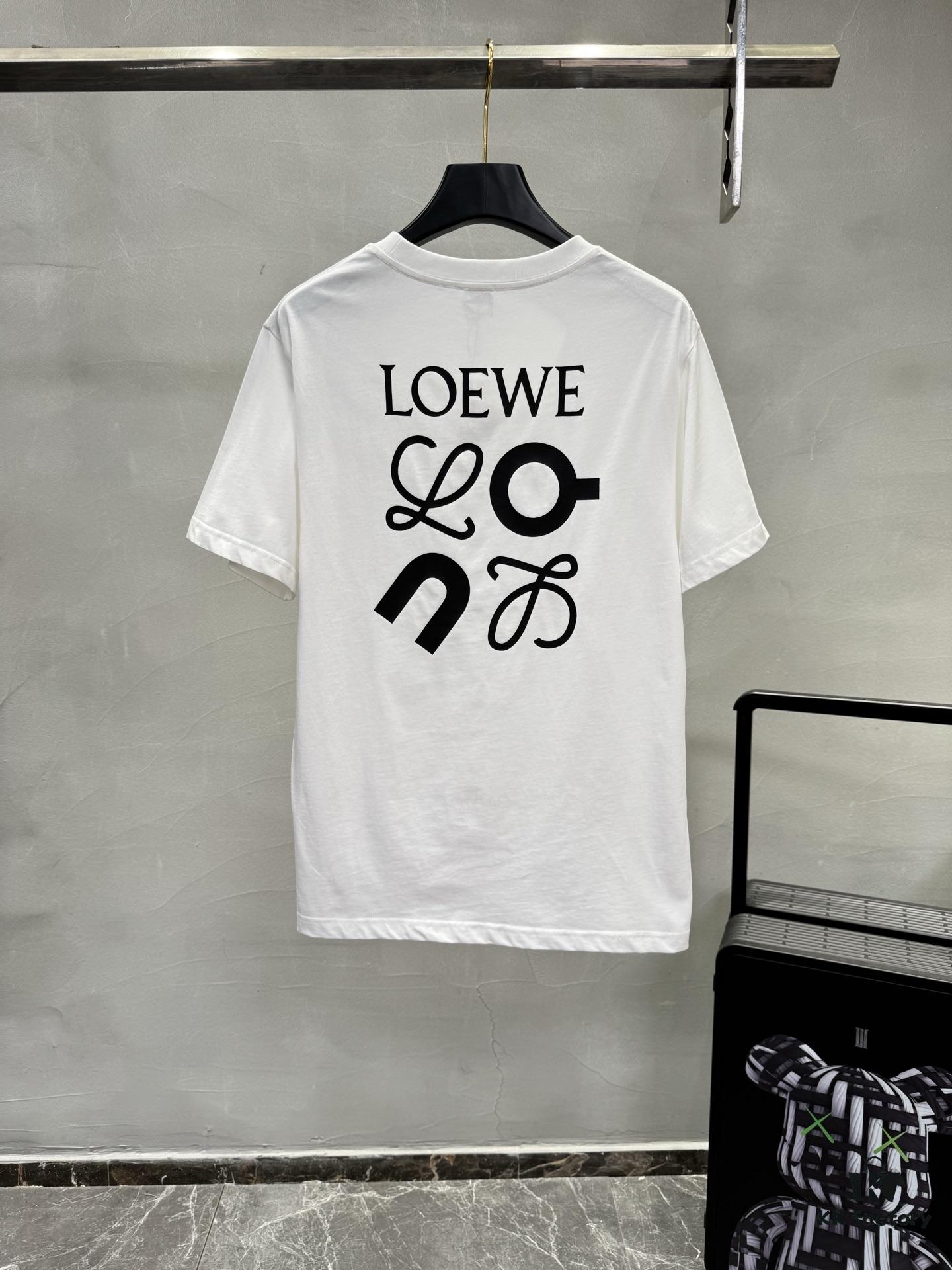 LOEWE 25SS New Arrival Designer T-Shirt! Recommended Collaborative Edition! 260g Pure Cotton Fabric, Extremely Comfortable to Wear, 3D Embroidery on Chest Area, Brand Letters Clearly Highlighting the Theme, Offering Exceptional Texture, Visual Appeal, and Tactile Experience!