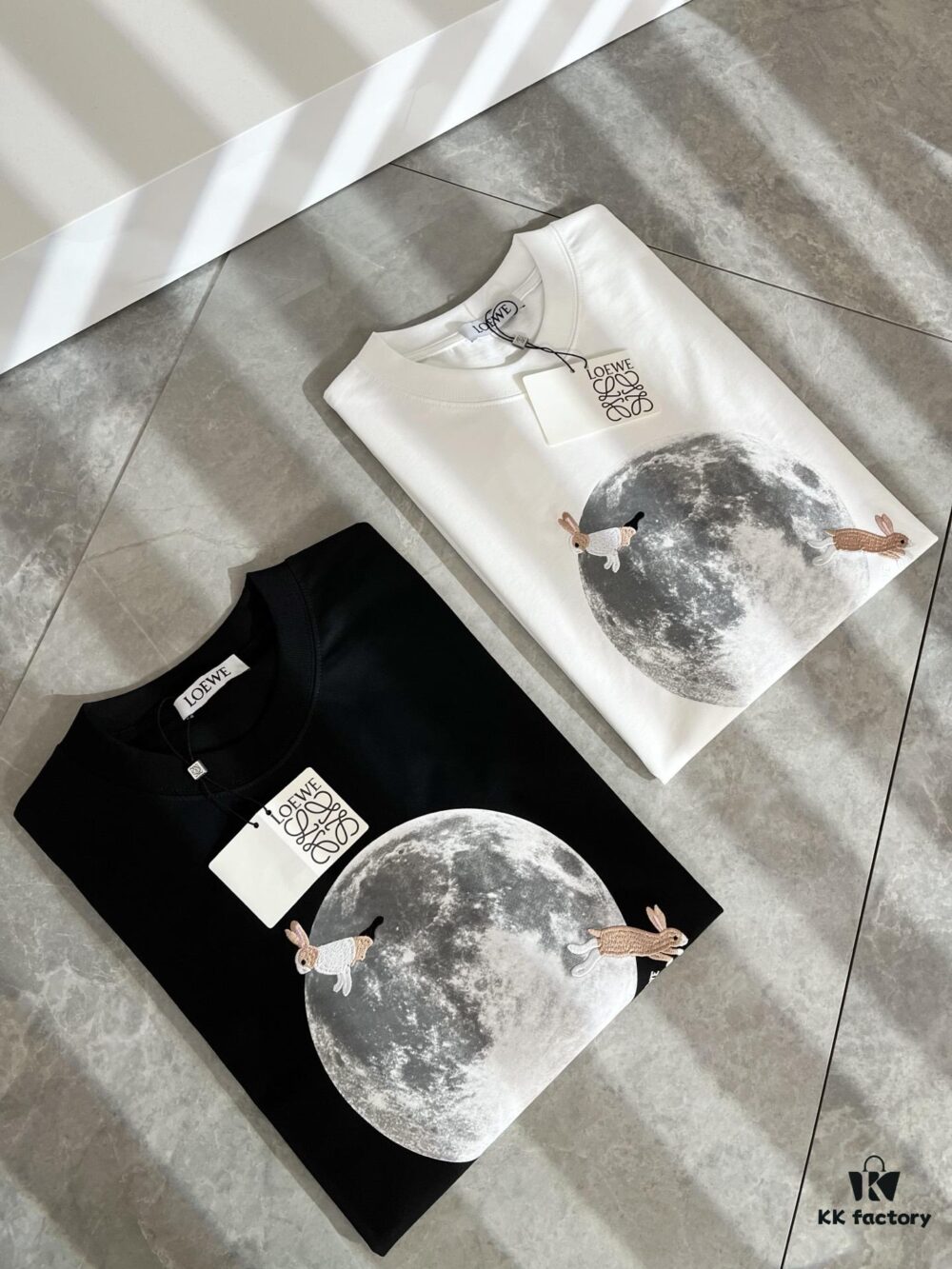 LOEWE 2025 Spring/Summer New Unisex Short-Sleeve T-Shirt, Italian Original Order Channel, Embroidered Logo Design, Premium Cotton Tee