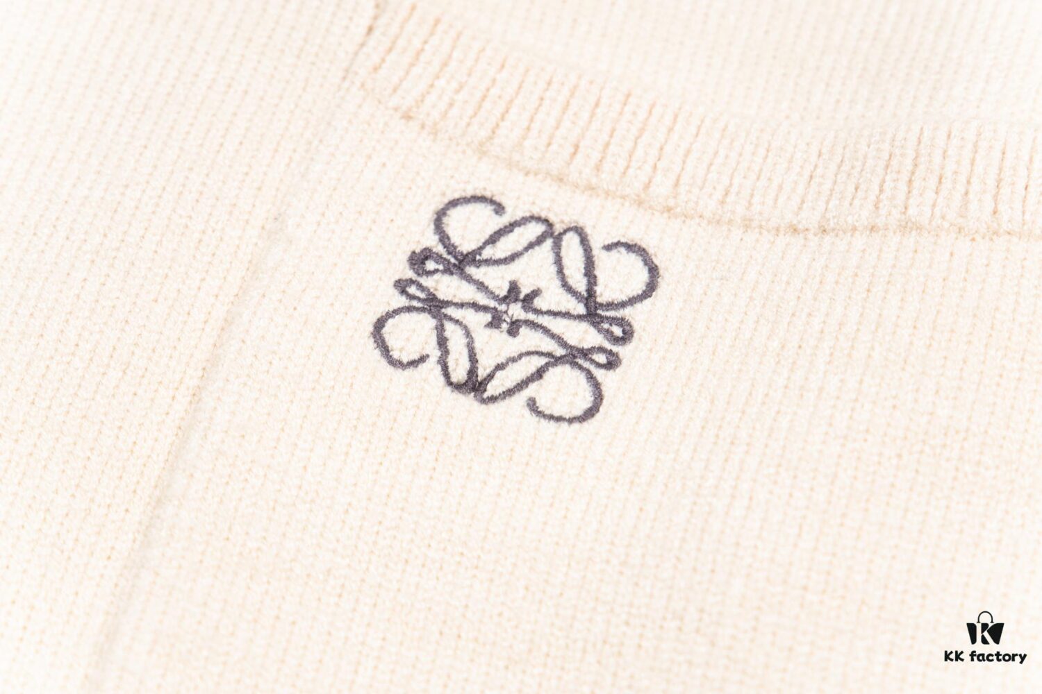 New Loewe Colorblock Embroidered Collar Preppy Polo Knit Sweater with Side Slits