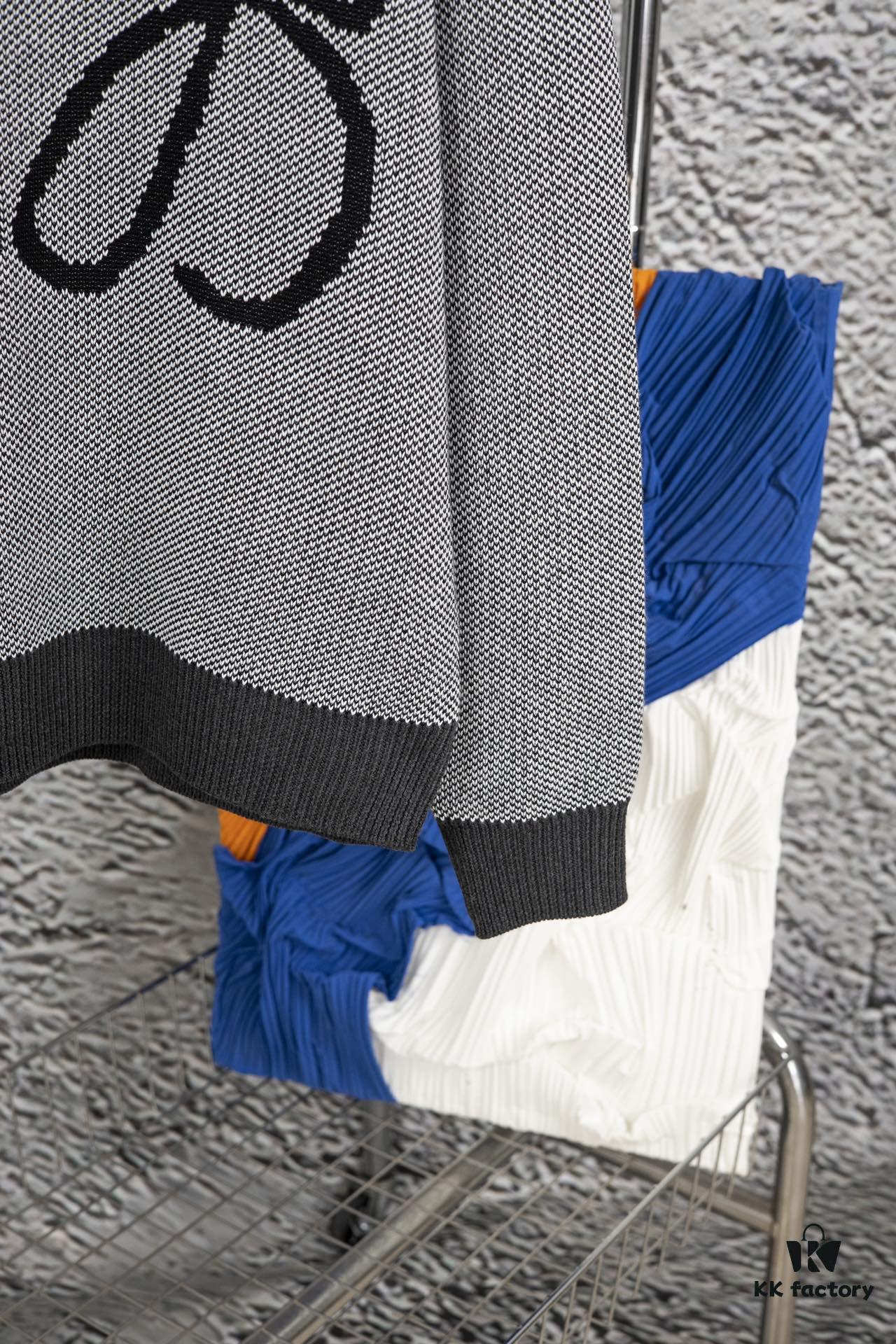 New LOEWE 22SS Beautiful Heather Gray Jacquard Crew Neck Sweater Y002