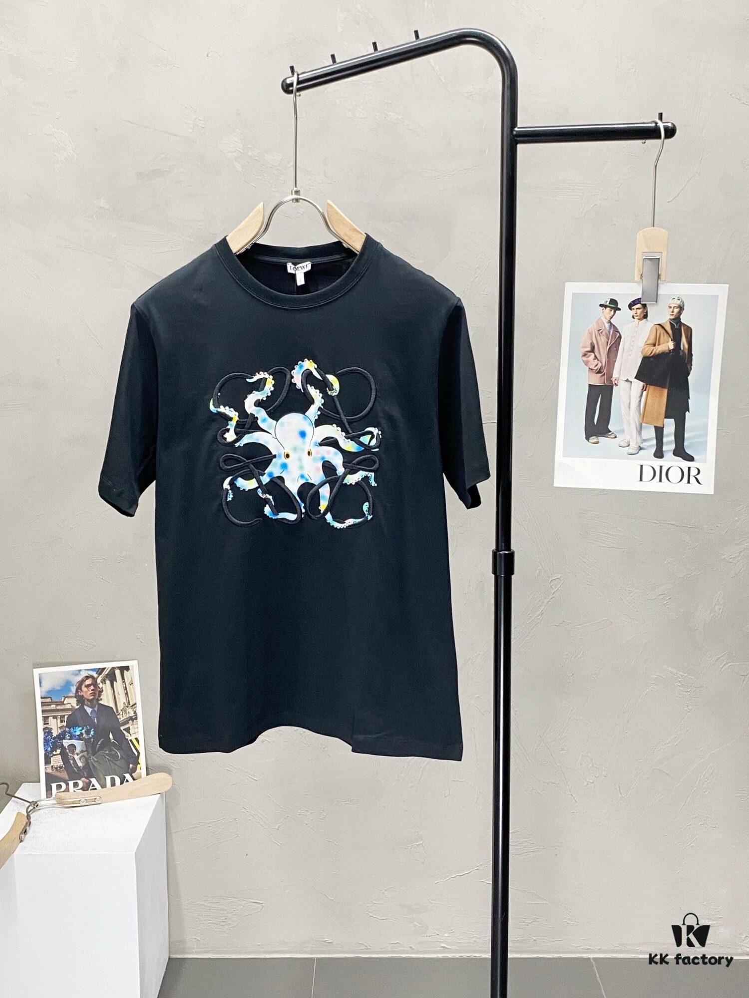 Loewe Men's Casual Short-Sleeve T-Shirt, Exclusive New Arrival, Original Order, High-End Custom Version, Fashionable and Versatile Bestseller, Imported Fabric, Ultra-Soft and Smooth Touch, Skin-Friendly and Comfortable Wear
