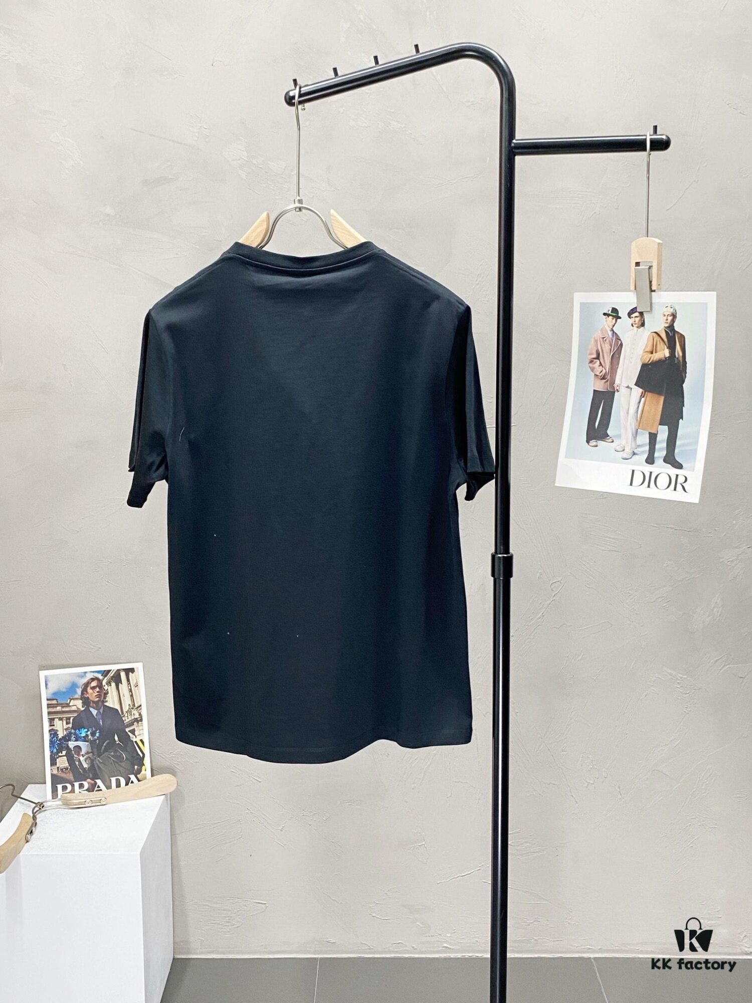 Loewe Men's Casual Short-Sleeve T-Shirt, Exclusive New Arrival, Original Order, High-End Custom Version, Fashionable and Versatile Bestseller, Imported Fabric, Ultra-Soft and Smooth Touch, Skin-Friendly and Comfortable Wear