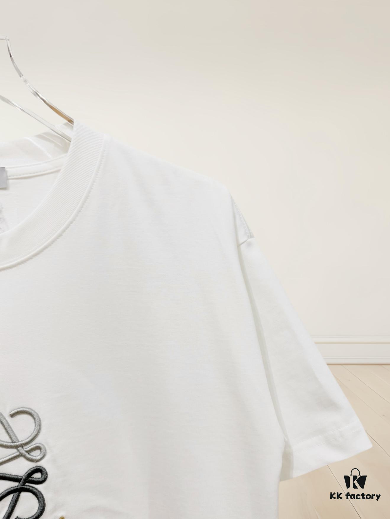 High-Quality Loewe 25SS Spring/Summer Collection Loewe x Suna Fujita Collaboration Embroidered Round-Neck Short-Sleeve T-Shirt with Contrast Logo and Cartoon Rabbit Design