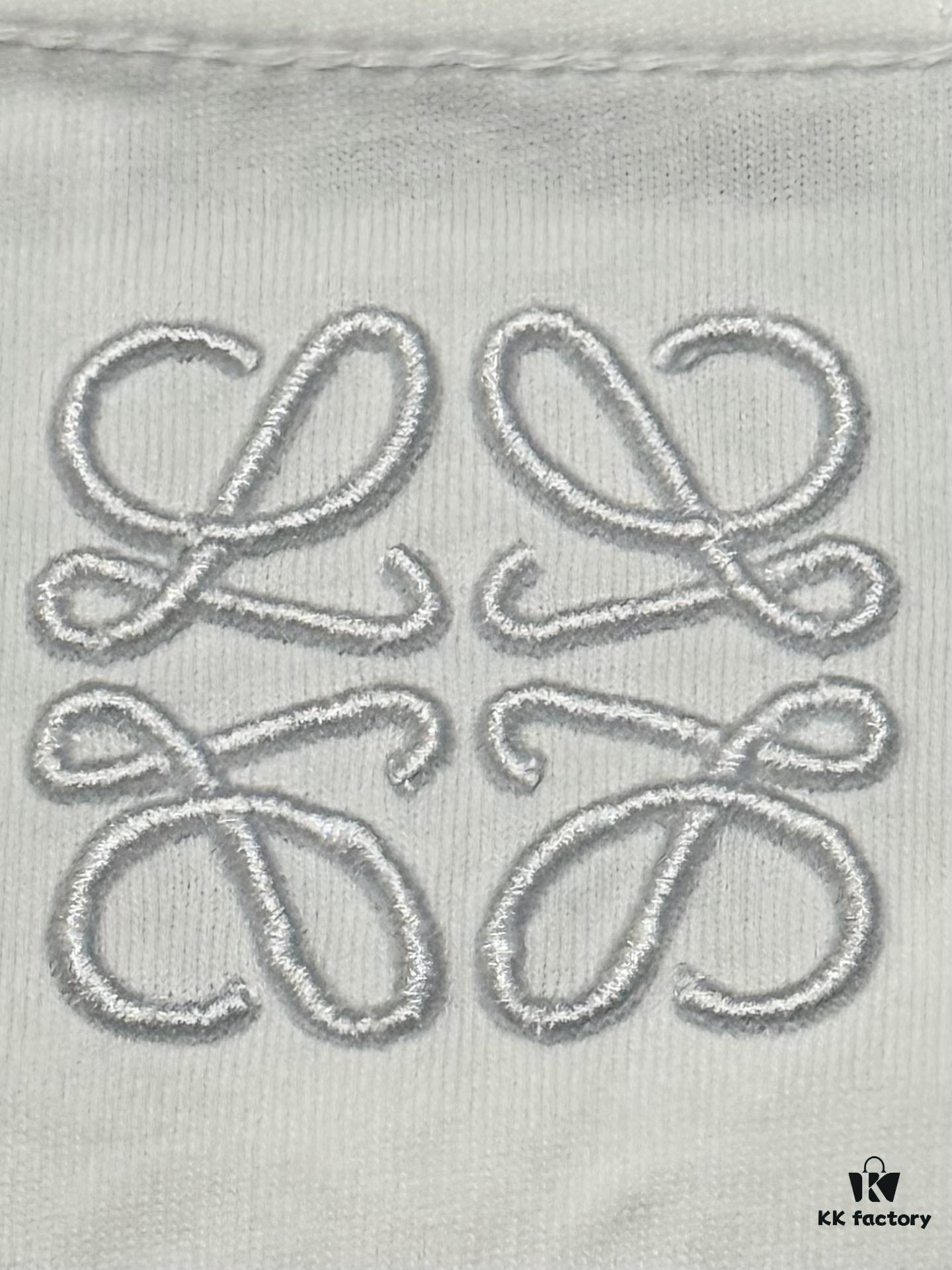 High-Quality Loewe 25SS Spring/Summer Collection Loewe x Suna Fujita Collaborative Series Embroidered Round-Neck Short-Sleeve T-Shirt with Contrast Color Logo and Cartoon Rabbit Motif