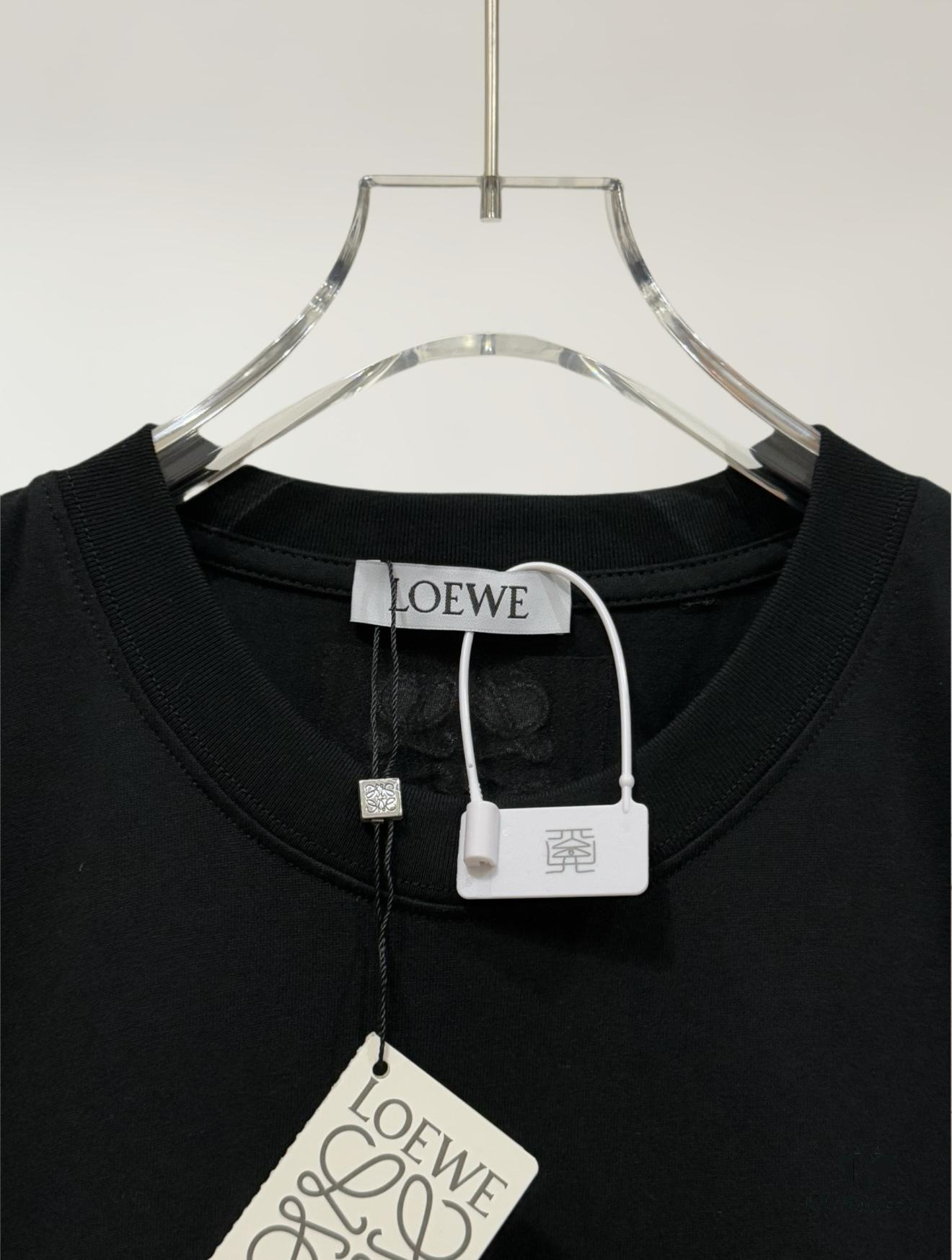 High-Quality Loewe 25SS Spring/Summer Collection Loewe x Suna Fujita Collaborative Series Embroidered Round-Neck Short-Sleeve T-Shirt, Color-Contrast Logo Embroidery on Chest with Cartoon Rabbit Theme, Cute and Fashionable Design, Imported Pallini Embroidery Machine Craftsmanship, Precise Stitching, Rich Colors and Textured Appearance, Well-Tailored Fit with Slight Neck Hugging, Made from 32s 280g Combed Full Cotton Fabric Offering Soft Luster, Skin-Friendly, Breathable and Structured Drape, Unisex Wear for Both Men and Women