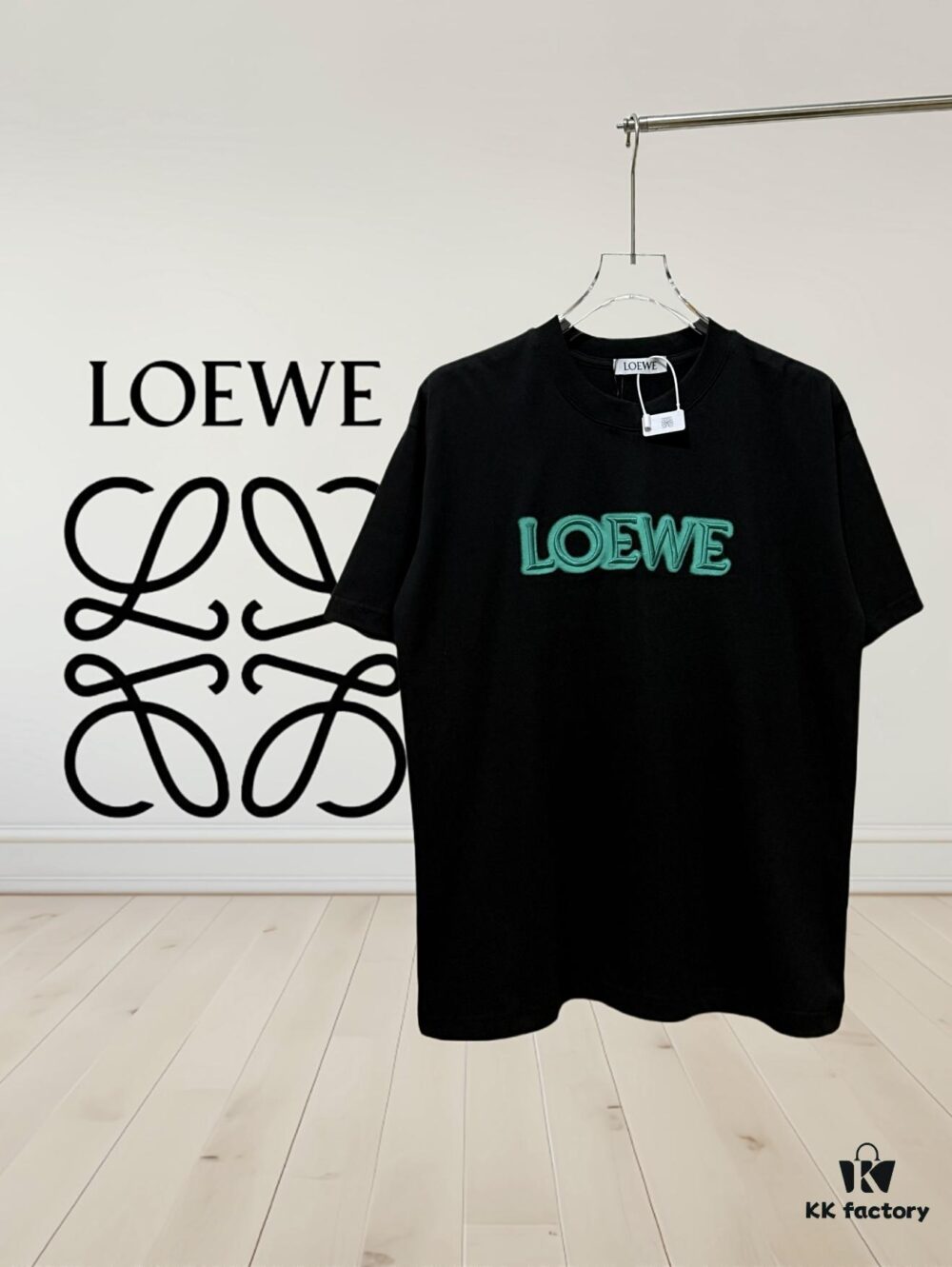 High-Quality Loewe 25SS Spring/Summer New Embroidered Logo Round Neck Short Sleeve T-Shirt, Original Fabric, Influencer and Celebrity Style, Front and Back with Spray-Painted 3D Embroidery, High-End Craftsmanship, Made of 32-Single 280g Combed Pure Cotton Fabric, Extremely Comfortable to Touch, Super Versatile and Stylish, Unisex Design, Complete with Three Labels, Not Ordinary Market Version, Quality Guaranteed