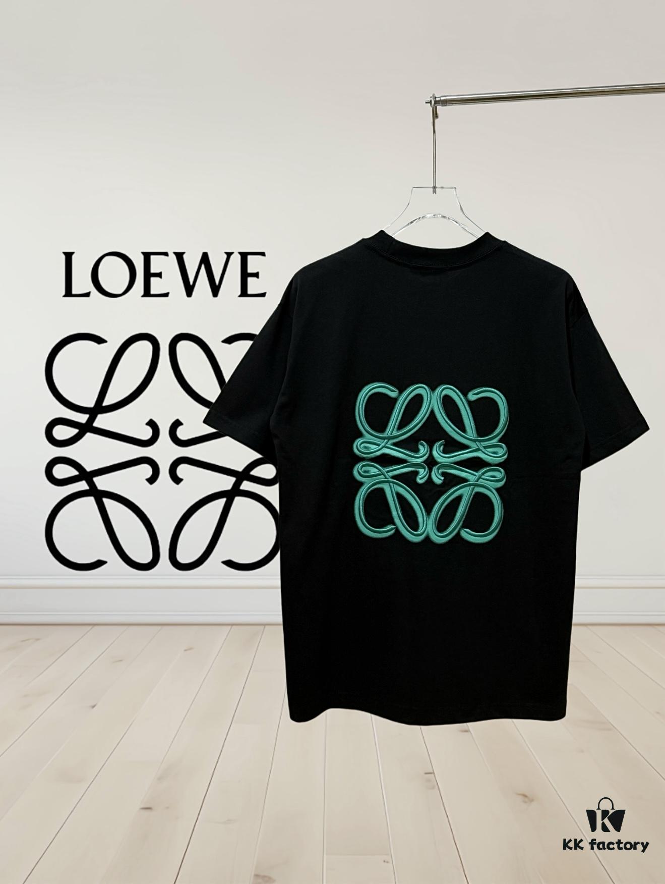High-Quality Loewe 25SS Spring/Summer New Embroidered Logo Round Neck Short Sleeve T-Shirt, Original Fabric, Influencer and Celebrity Style, Front and Back with Spray-Painted 3D Embroidery, High-End Craftsmanship, Made of 32-Single 280g Combed Pure Cotton Fabric, Extremely Comfortable to Touch, Super Versatile and Stylish, Unisex Design, Complete with Three Labels, Not Ordinary Market Version, Quality Guaranteed