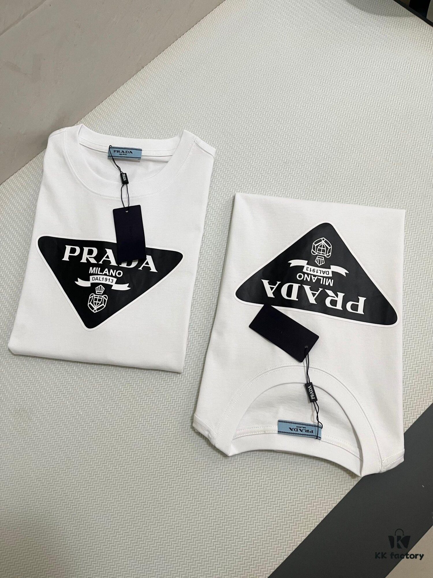 PRADA Logo Triangle Classic Print Short Sleeve T-Shirt Model 108