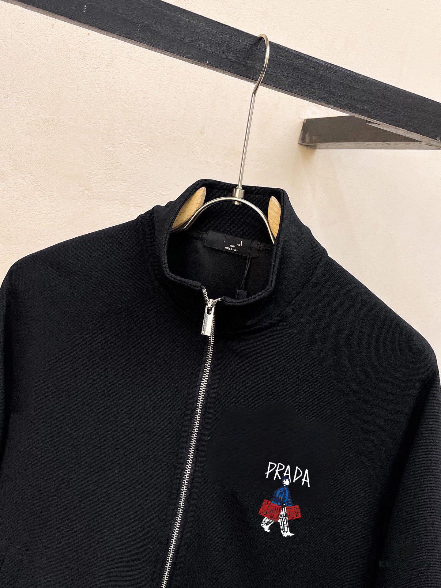 PRADA (Blessing for the Plus-Size) New Arrival 2025 Hooded Cardigan Set – Premium Authentic Design, Made with 100% Natural High-Quality Roman Cotton, Exquisite Hardware, Elegant and Comfortable Fit