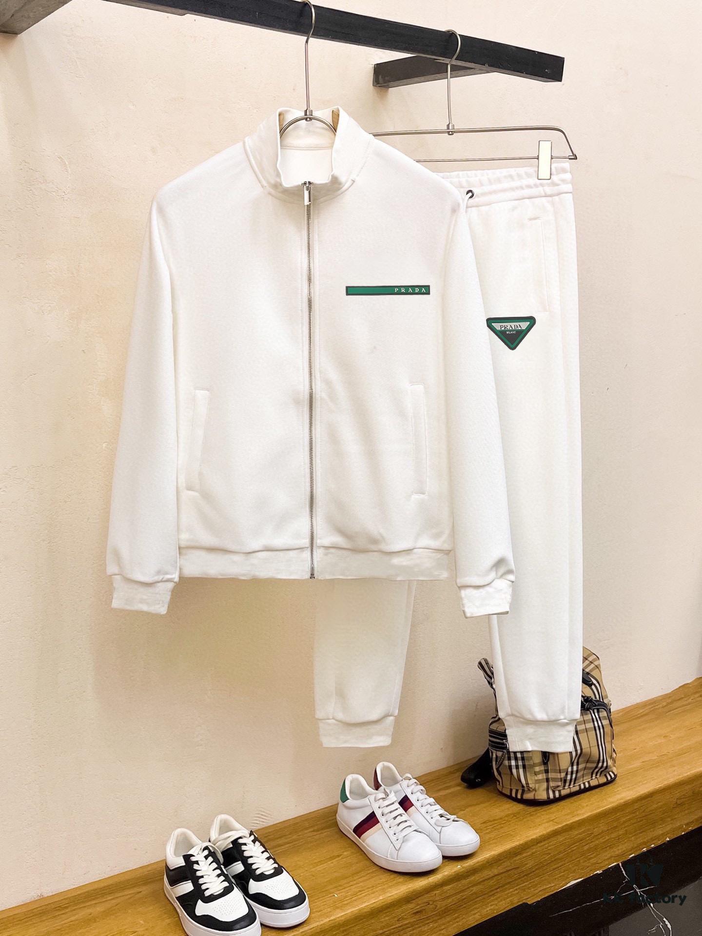 PRADA (Blessing for the Plus-Size) New Arrival 2025 Full Set: Cardigan Hoodie Ensemble, Official Website Original Version, Premium Natural Roman Cotton, Elegant and Comfortable Wear