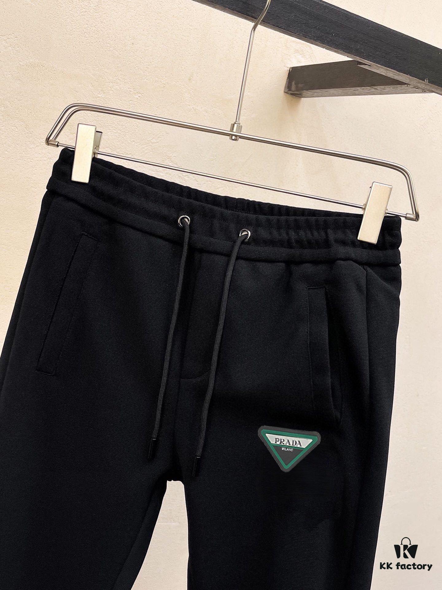 PRADA (Blessing for the Plus-Size) New Arrival 2025 Full Set: Cardigan Hoodie Ensemble, Official Website Original Version, Premium Natural Roman Cotton, Elegant and Comfortable Wear