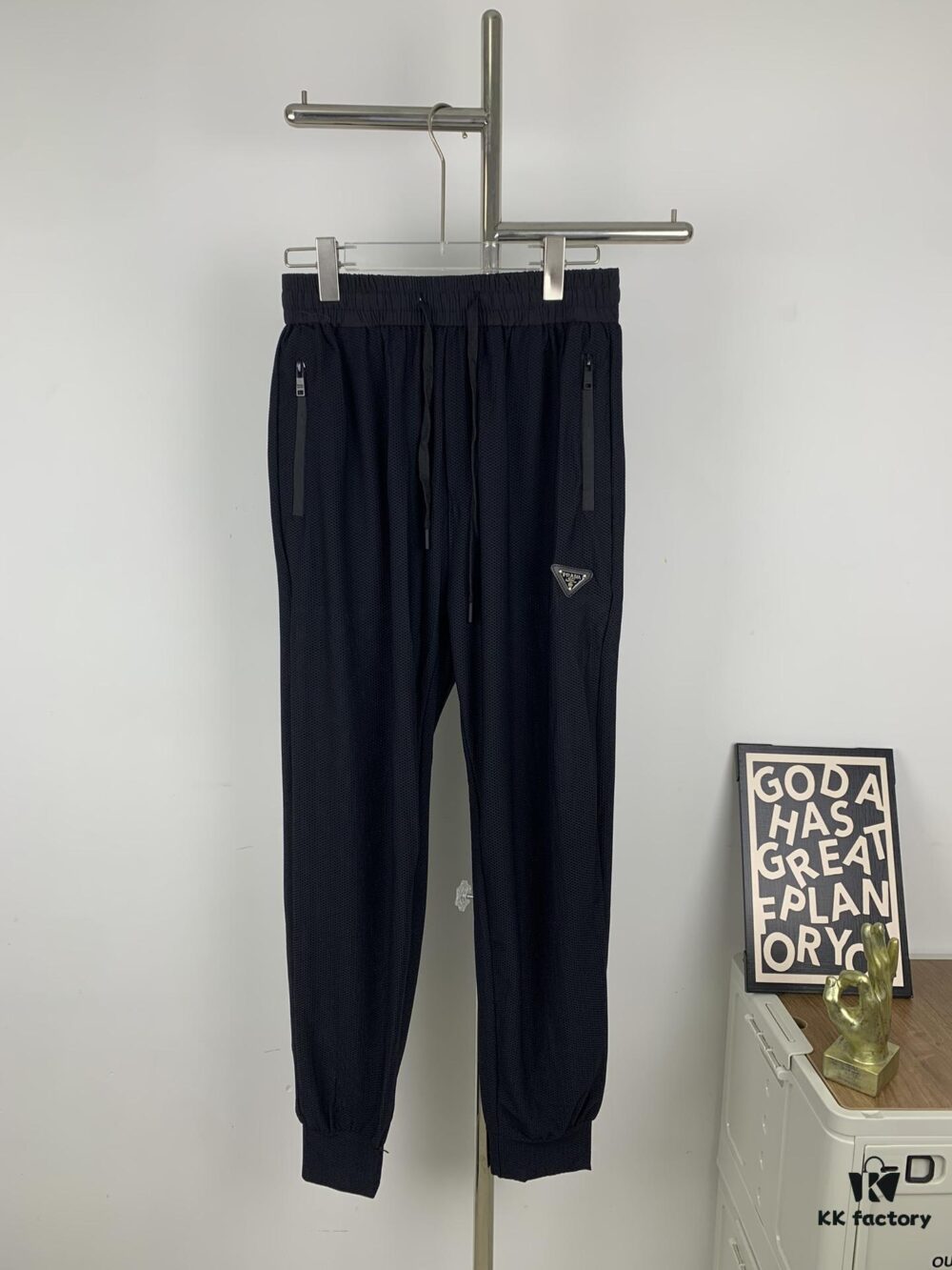 New PRADA 23SS Men's and Women's Lightweight Breathable Quick-Dry Casual Trousers