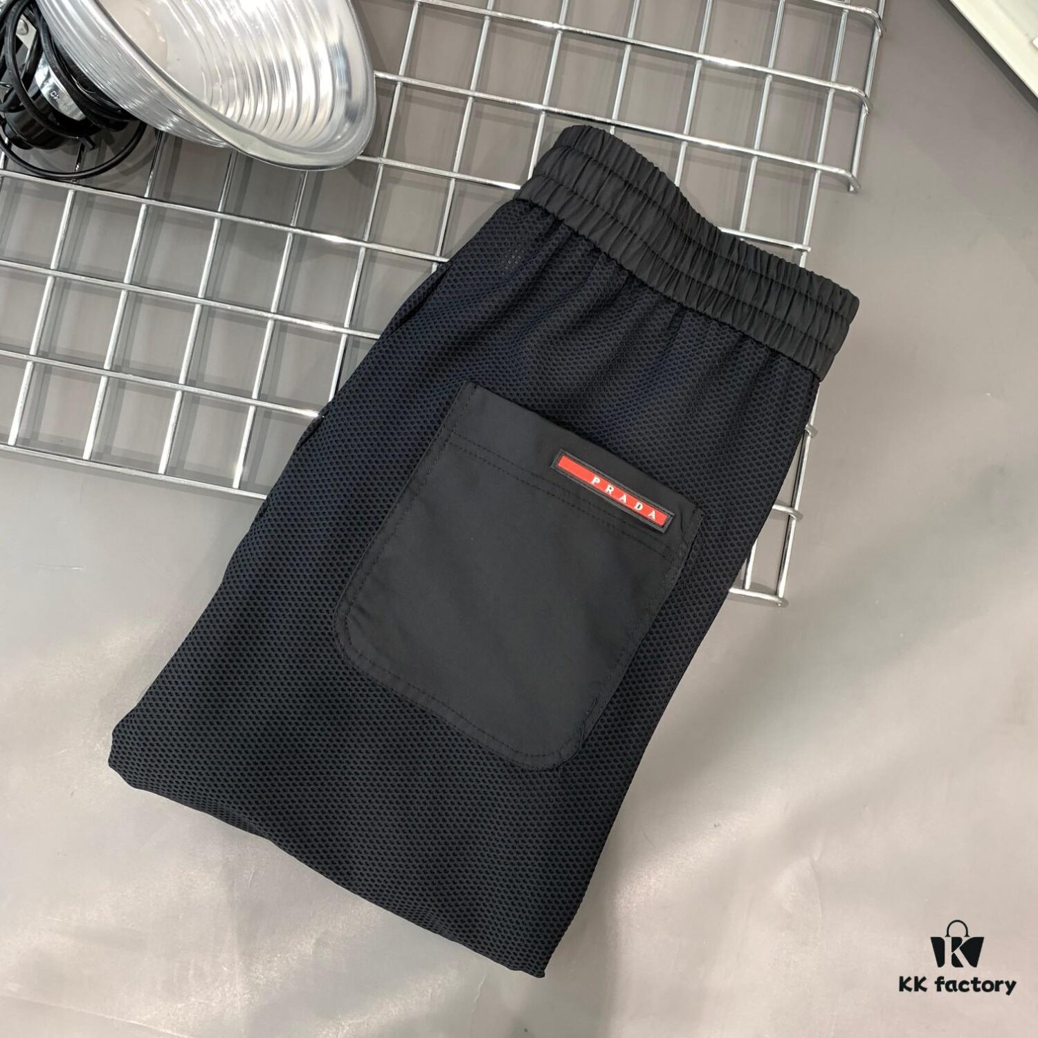 New PRADA 23SS Men's and Women's Casual Pants, Breathable Quick-Dry Long Trousers, Lightweight Ice-Silk Style Summer Pants