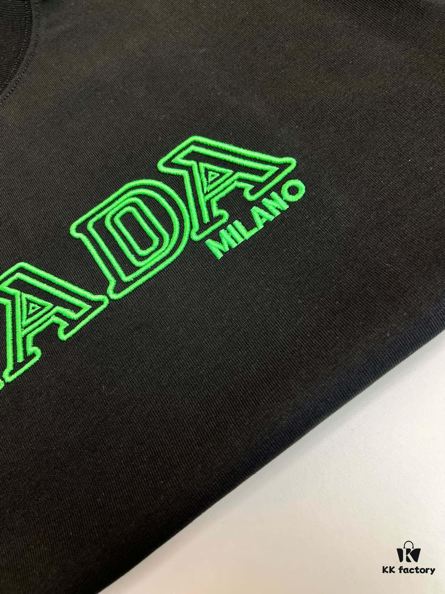 High-Quality PRA 25SS Screen-Printed Classic Color T-Shirt – Fresh and Energetic Youth Style! Featuring the New Season's Bear Series with Premium Heat Printing Technology, Strong 3D Color Transition, and 280g Pure Cotton Fabric for Superior Softness and Comfort. Perfect for Spring and Summer, Easily Paired with Jeans, Chinos, or Shorts.