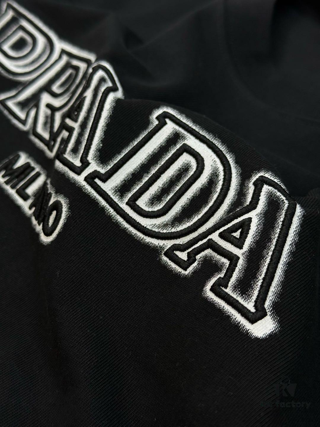 PRAD* Prada 25s New Arrival T-Shirt, Unisex Design, Innovative Embroidered and Heat-Transfer Graphic with Double-Layer Craft, Full-Dimensional Texture, Iconic Brand Lettering Front and Inverted Triangle Logo Back, Striking LOGO Visual Impact, 280g Pure Cotton Fabric, Soft and Comfortable, Extremely Stylish, Triple Tags Attached