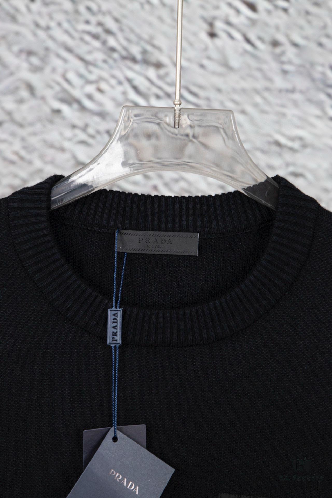 PRADA/Prada 22SS Triangle Logo Pocket Knit Long-Sleeve Sweater