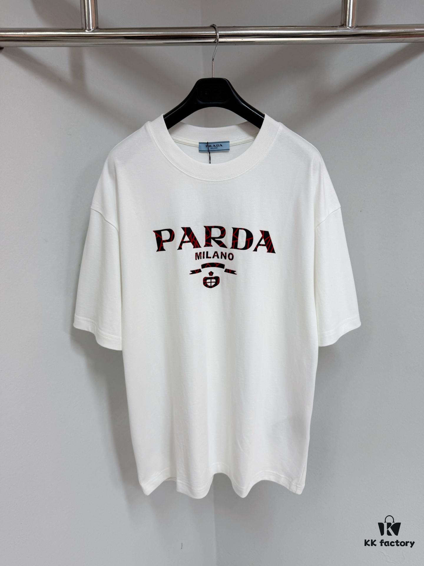 PRADA 25SS Letter Short-Sleeve T-Shirt, Made from 300g 100% Cotton Fabric with Washed Finish for Enhanced Softness and Comfort, Skin-Friendly, Breathable, and Anti-Pilling