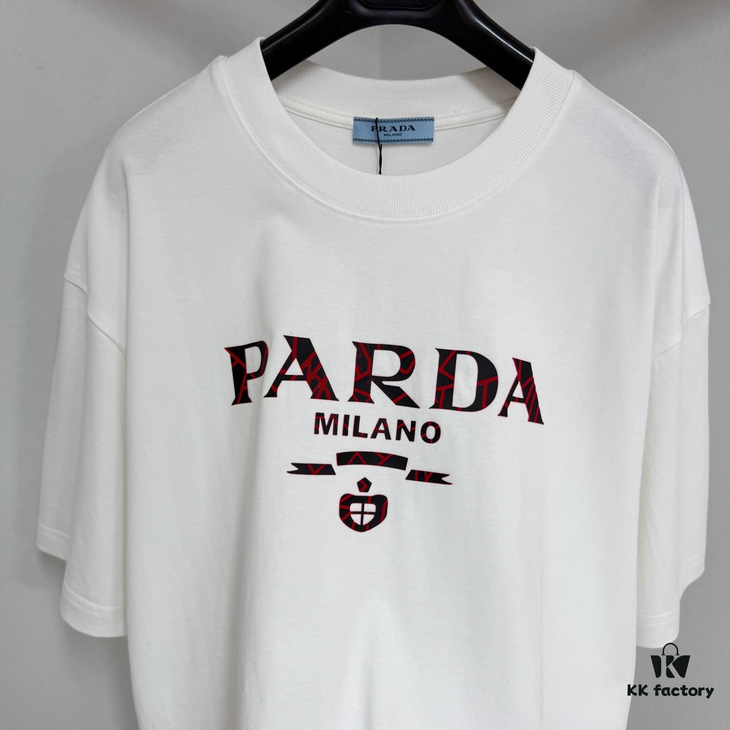 PRADA 25SS Letter Short-Sleeve T-Shirt, Made from 300g 100% Cotton Fabric with Washed Finish for Enhanced Softness and Comfort, Skin-Friendly, Breathable, and Anti-Pilling