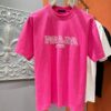 PRADA 2025 Spring/Summer New Short Sleeve T-Shirt! Runway Pattern Fashion Casual Tee with Designer Logo – Premium 260g 100% Cotton Fabric, Soft and Skin-Friendly, Exceptionally Comfortable and Breathable. Unisex Couple Style Redefines Modern Fashion Elegance. Exclusive High-End Collection, Distinguished from Market Versions