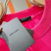 PRADA 2025 Spring/Summer New Short Sleeve T-Shirt! Runway Pattern Fashion Casual Tee with Designer Logo – Premium 260g 100% Cotton Fabric, Soft and Skin-Friendly, Exceptionally Comfortable and Breathable. Unisex Couple Style Redefines Modern Fashion Elegance. Exclusive High-End Collection, Distinguished from Market Versions