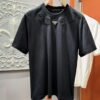 PRADA 2025 Spring/Summer New Short Sleeve T-Shirt! Runway-Inspired Fashion Casual Tee with Signature Logo Design! Premium 100% Cotton Fabric, Soft and Skin-Friendly Texture, Exceptional Comfort and Breathability – Truly Irresistible in Person! Relaxed Fit with Slightly Dropped Shoulder and Round Neck, Gender-Neutral Unisex Cut for Couples, Redefining Contemporary Style! Distinct from Market Versions, Complete with Three Authentic Labels, Unisex Design. High-End Collection!
