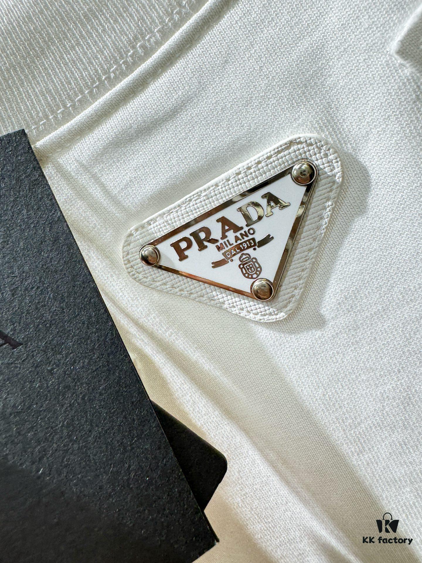 PRADA 2025 Spring/Summer New Short Sleeve T-Shirt! Runway Design Fashion Casual Tee with Signature Logo – Soft 100% Cotton, Unisex Loose Fit