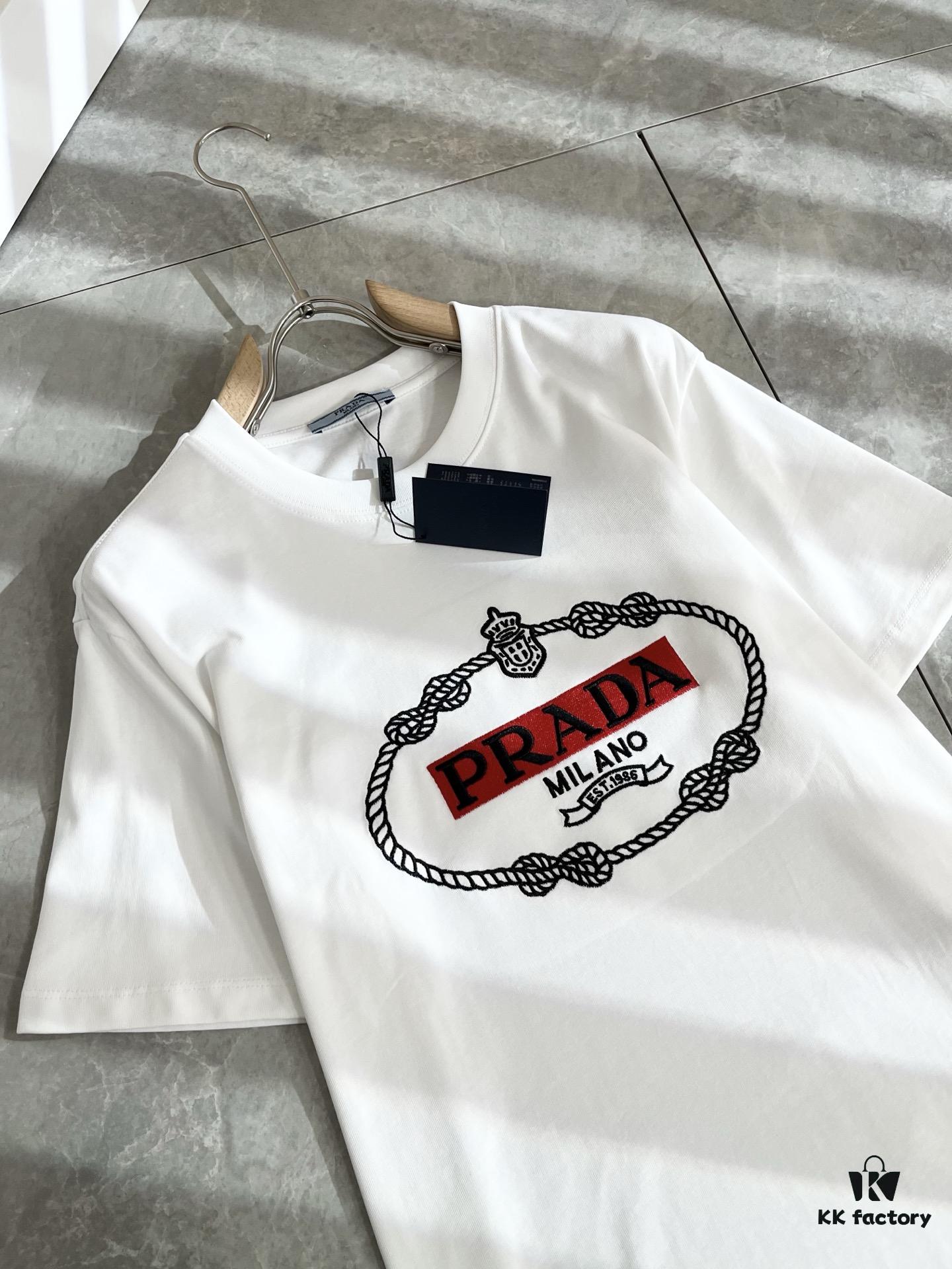 PRADA 2025 Spring/Summer New Unisex Short Sleeve T-Shirt, Exclusive Launch – Classic and Fashionable Design with Signature Logo Embroidery, Made from 100% Imported Pure Cotton