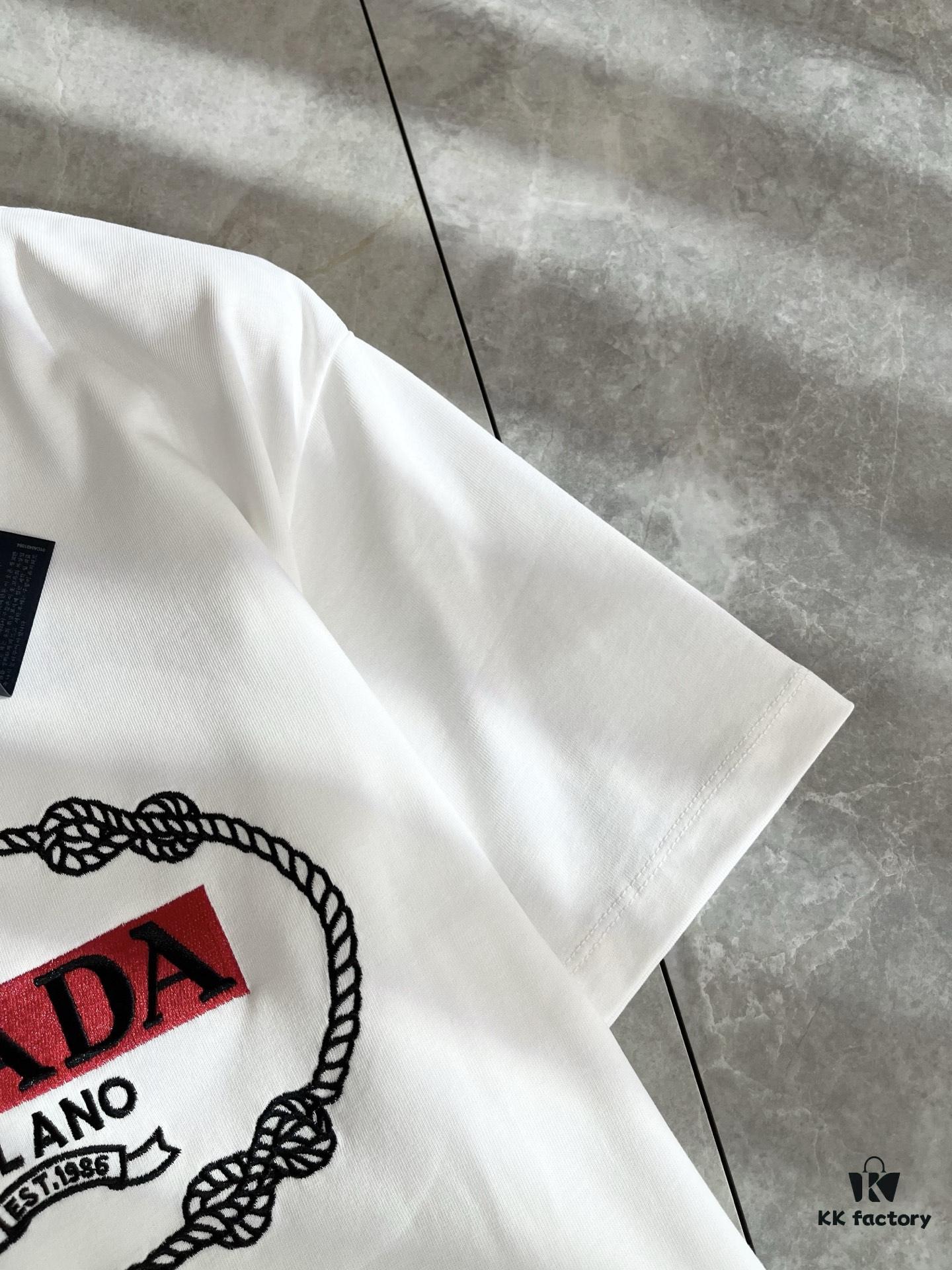 PRADA 2025 Spring/Summer New Unisex Short Sleeve T-Shirt, Exclusive Launch – Classic and Fashionable Design with Signature Logo Embroidery, Made from 100% Imported Pure Cotton