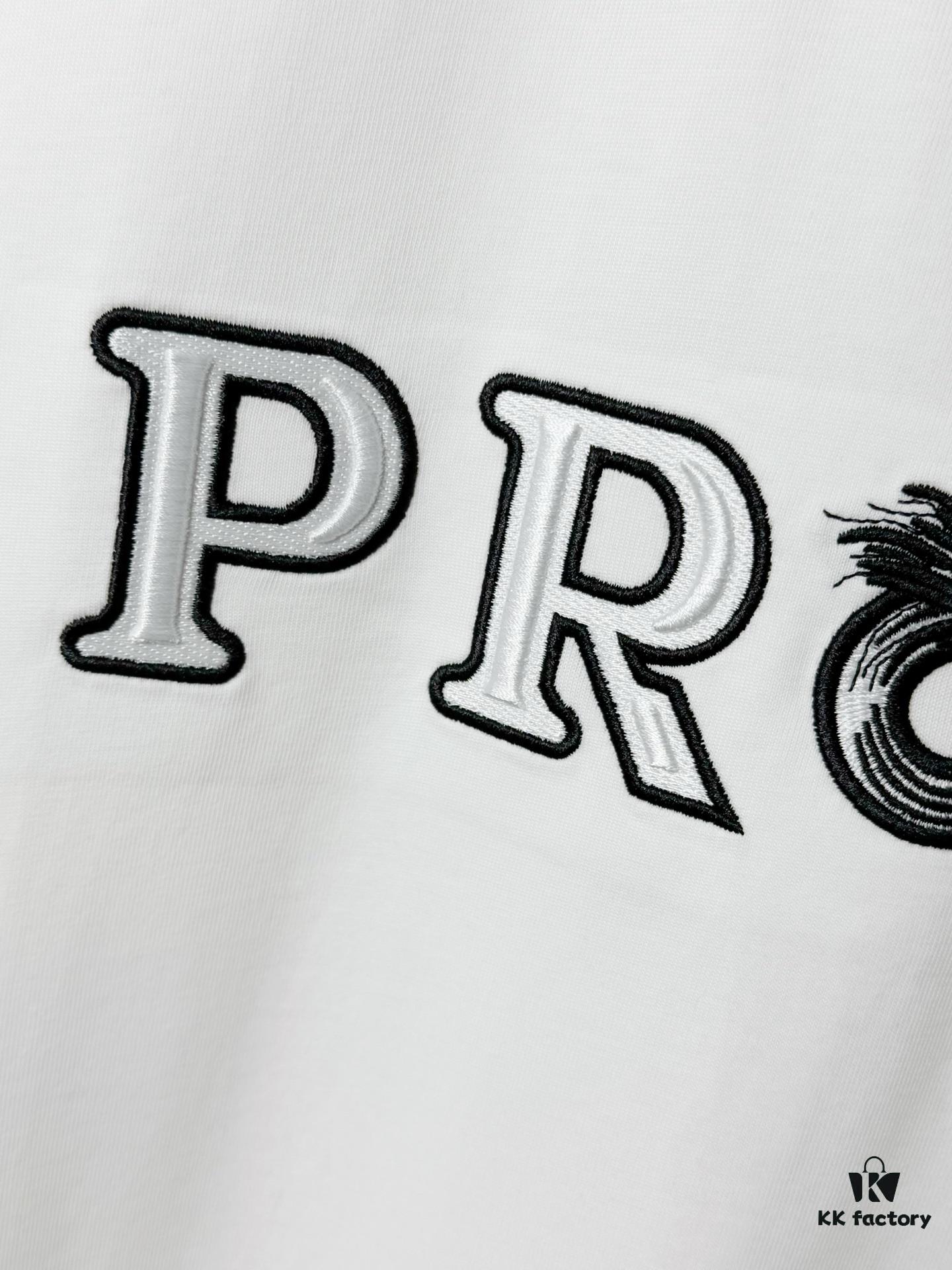 Prada High-End SS25 Spring/Summer Collection, In-Store Exclusive, Premium Channel Release, Embroidered Logo Relief Series, Crew Neck Short-Sleeve T-Shirt with Slightly Relaxed Fit