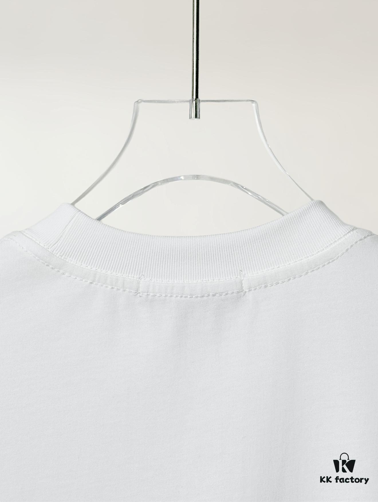 Prada High-End SS25 Spring/Summer Collection, In-Store Exclusive, Premium Channel Release, Embroidered Logo Relief Series, Crew Neck Short-Sleeve T-Shirt with Slightly Relaxed Fit