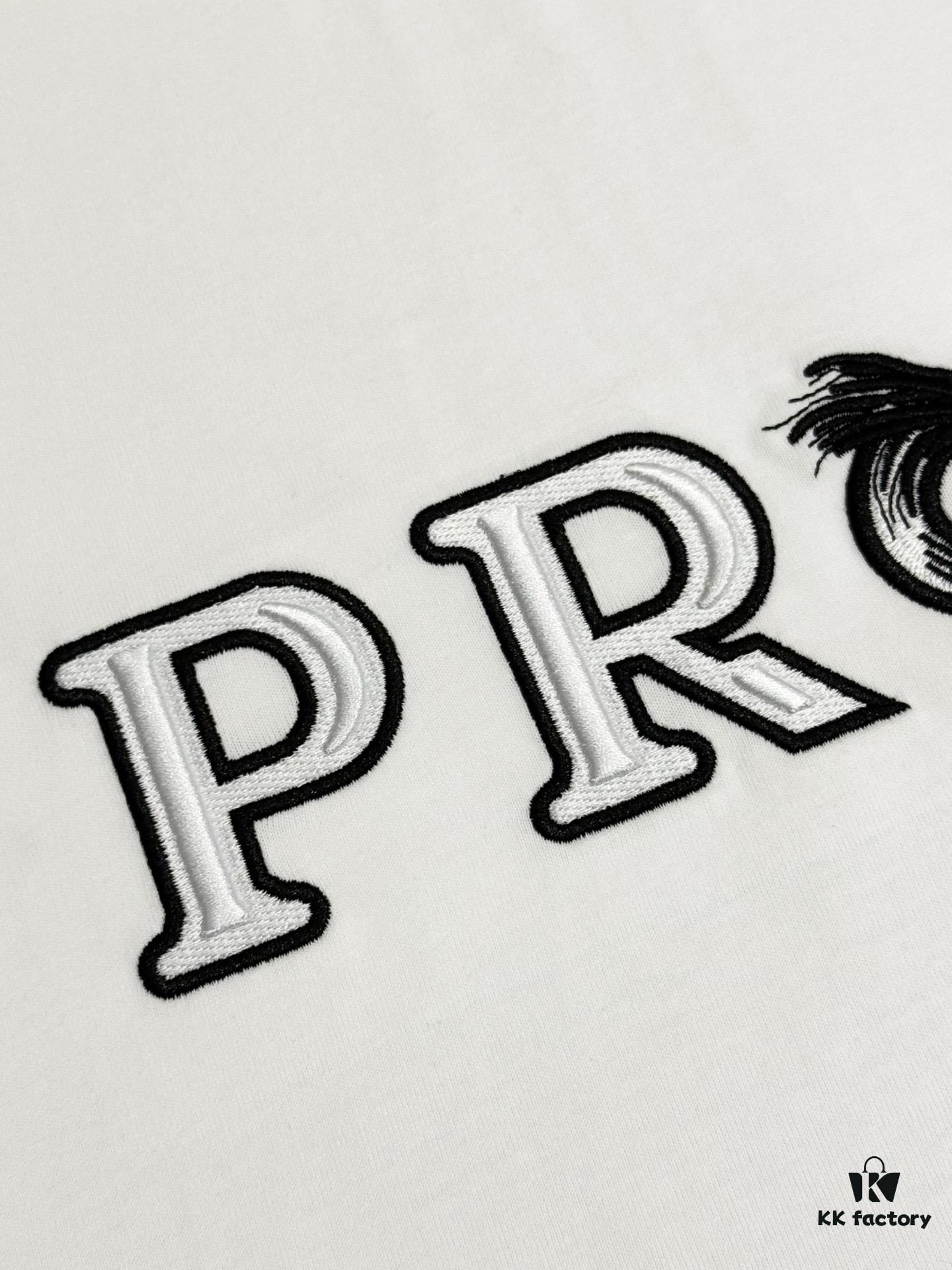 Prada High-Version SS25 Spring/Summer Collection, In-Store Exclusive, Channel Luxury Item, Embroidered Logo Relief Series, Slightly Oversized Round-Neck Short-Sleeve T-Shirt