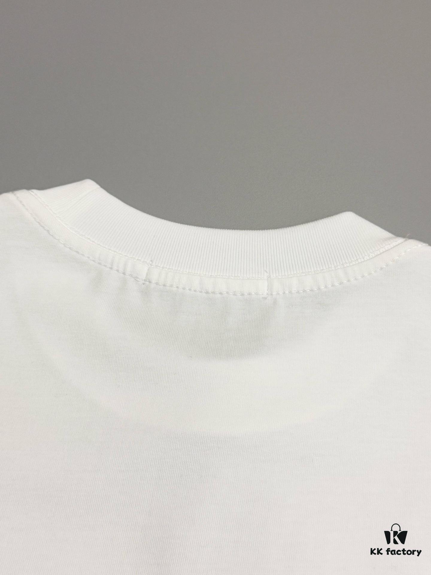 Prada High-Version SS25 Spring/Summer Collection, In-Store Exclusive, Channel Luxury Item, Embroidered Logo Relief Series, Slightly Oversized Round-Neck Short-Sleeve T-Shirt