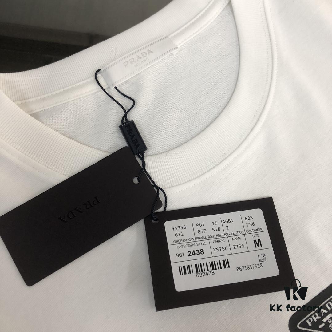 PRADA 25SS Summer New Arrival Crew Neck Short Sleeve T-Shirt! 270g Premium Heavyweight Cotton Fabric with Excellent Hand Feel and Texture, Slim Fit Tailoring for a Clean and Sharp Look, Exquisite Stitching, Great Silhouette, Highly Breathable, Stylish and Versatile for All Ages – Essential Wardrobe Piece for Men