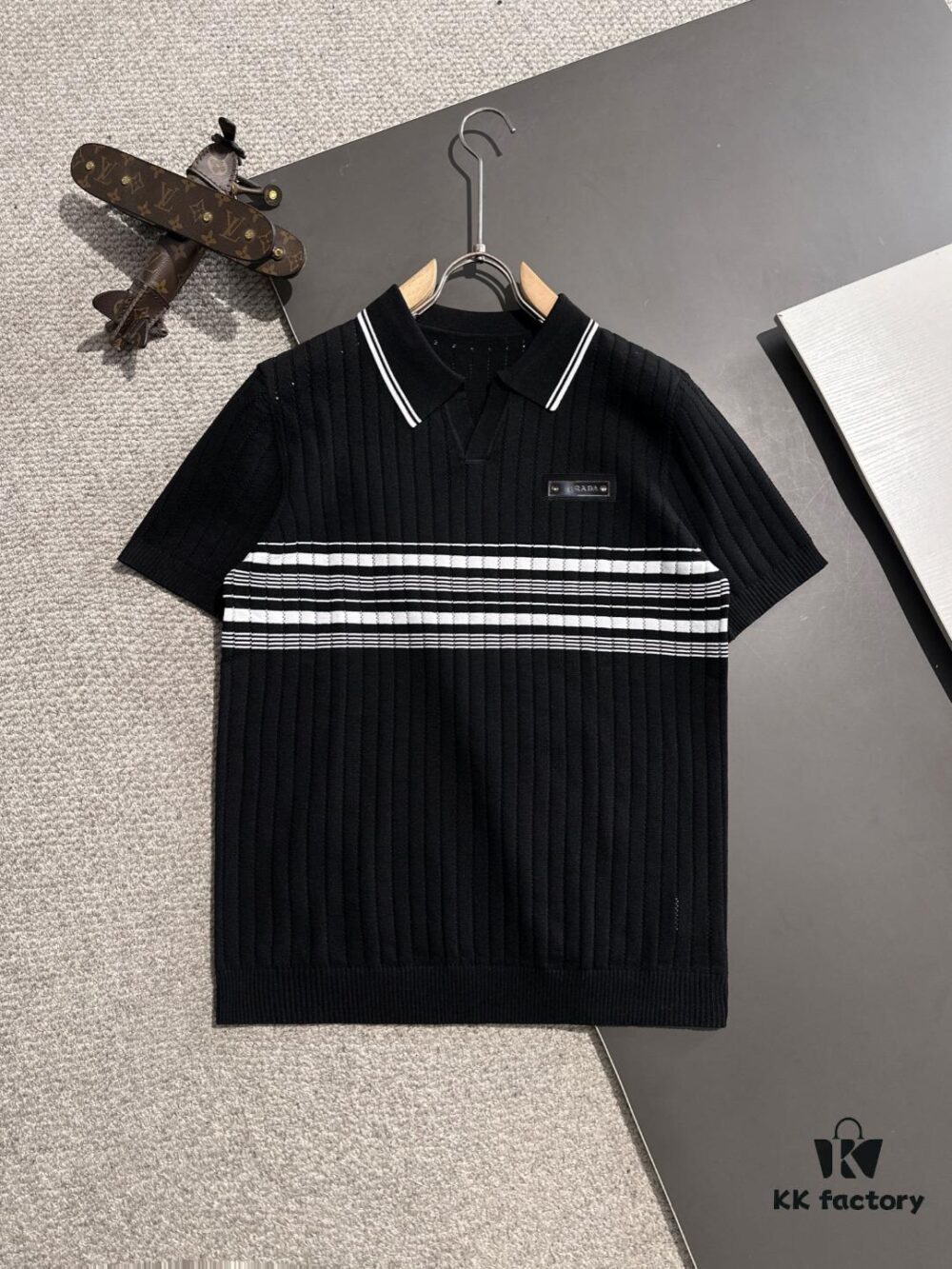 High-Quality Prada 2025 Men's New Crew Neck Short-Sleeve T-Shirt