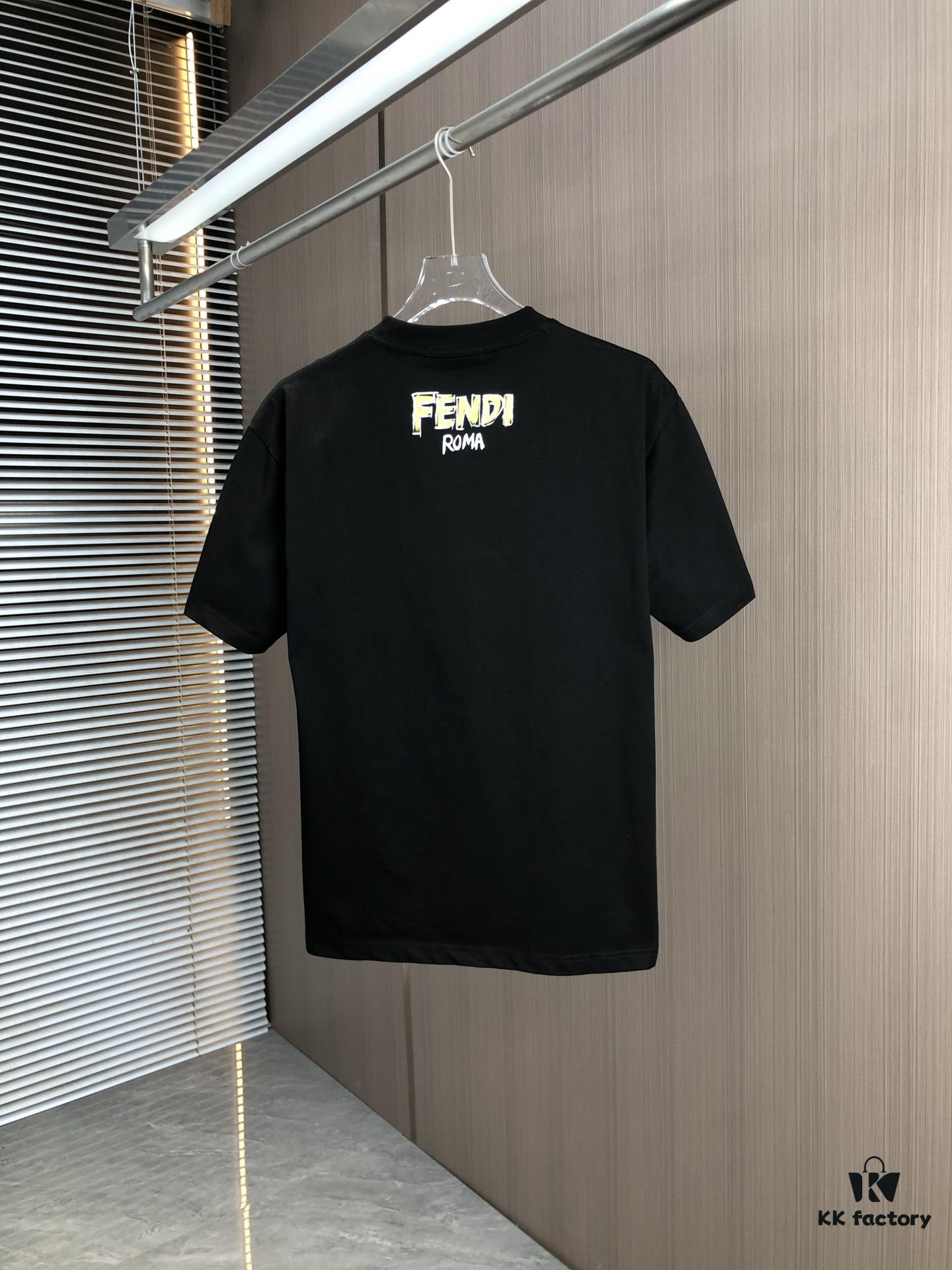 FENDI Fendi 2025 Spring/Summer New Arrival Round Neck Short Sleeve T-Shirt with Hand-Painted Front and Back Print, Made from 320g Double-Yarn Combed Cotton, Slightly Loose Fit, Soft and Substantial Fabric, Unisex Design