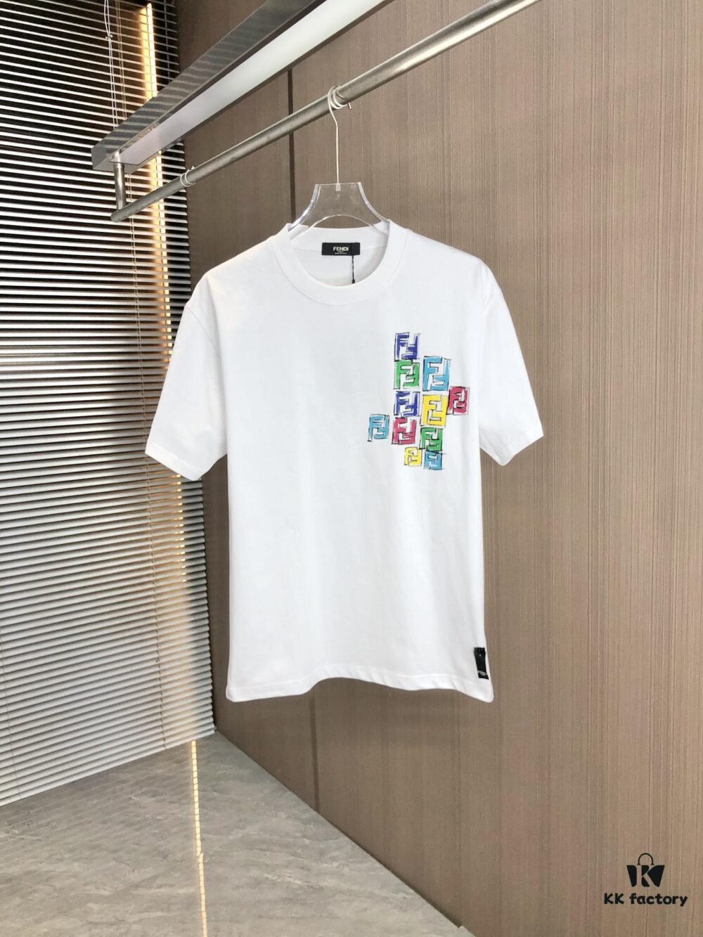 FENDI Fendi 2025 Spring/Summer New Arrival Round Neck Short Sleeve T-Shirt with Hand-Painted Front and Back Print, Made of Heavyweight 320g Double-Yarn Combed Cotton Fabric, Slightly Loose Fit, Soft and Substantial Fabric Texture, Unisex Design