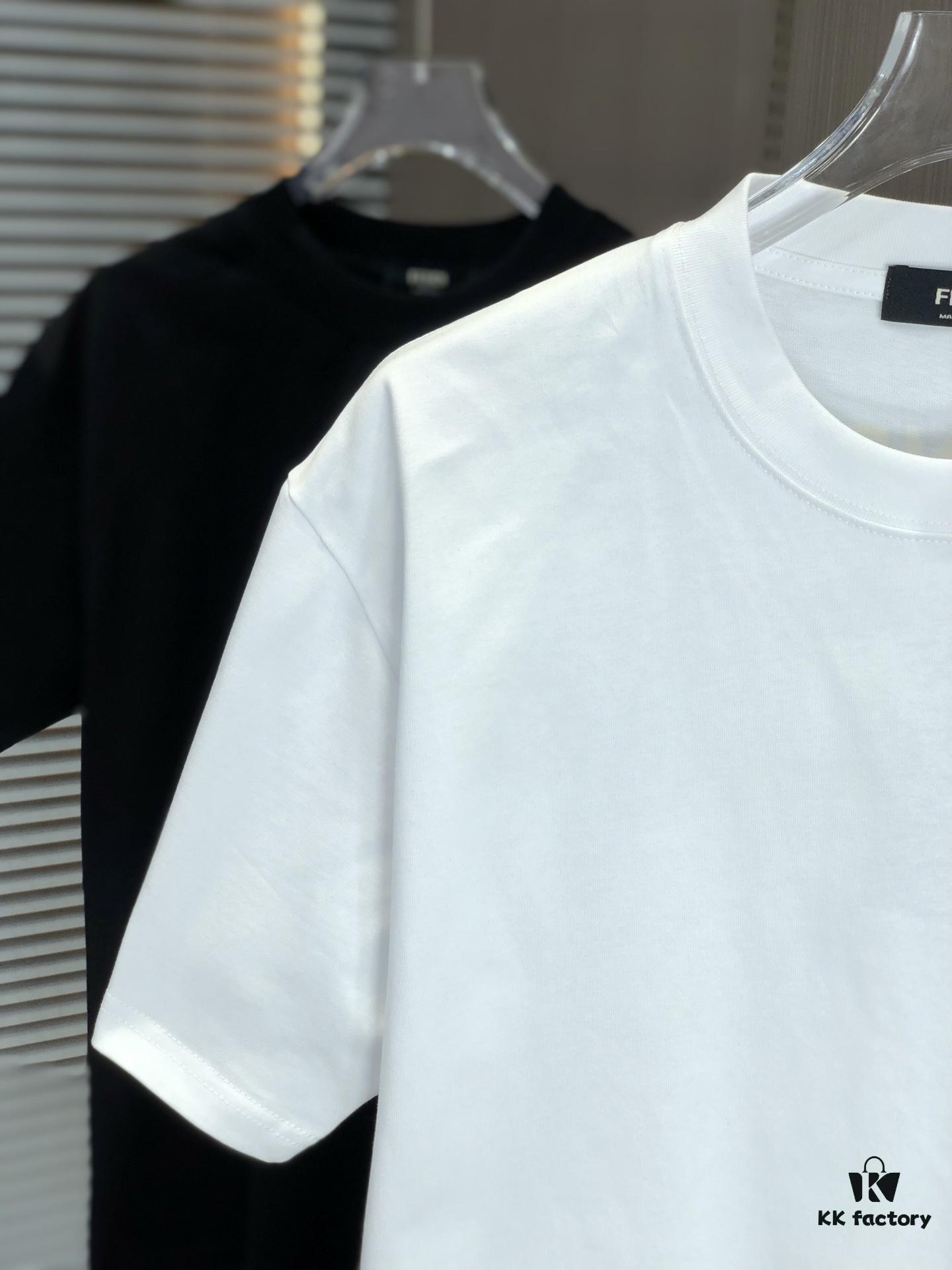 FENDI Fendi 2025 Spring/Summer New Arrival Round Neck Short Sleeve T-Shirt with Hand-Painted Front and Back Print, Made of Heavyweight 320g Double-Yarn Combed Cotton Fabric, Slightly Loose Fit, Soft and Substantial Fabric Texture, Unisex Design