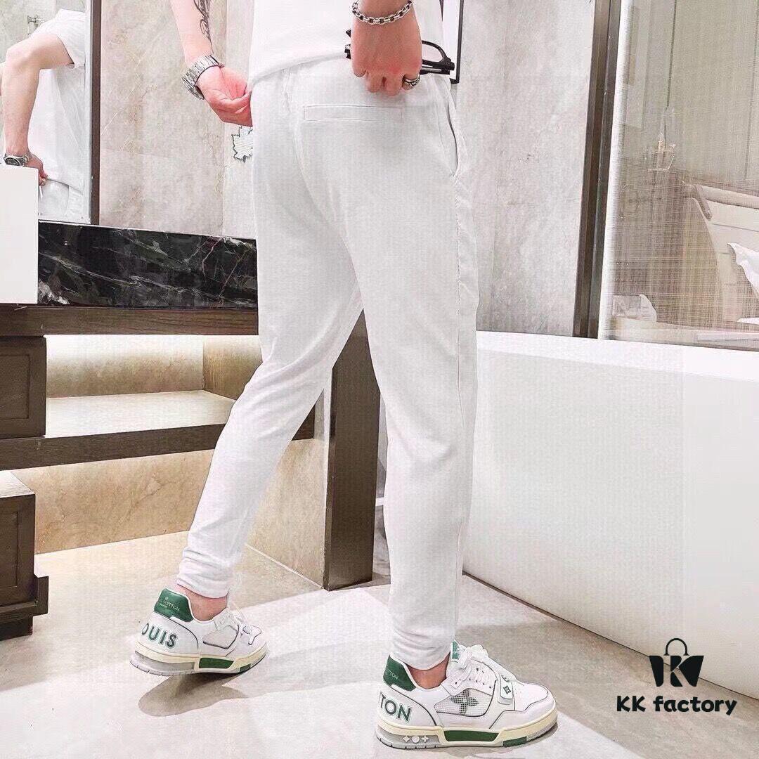 FENDI Men's High-Quality Double-Mercerized Cotton Summer Suit Set, Imported Premium Fabric, Trendy and Versatile Design