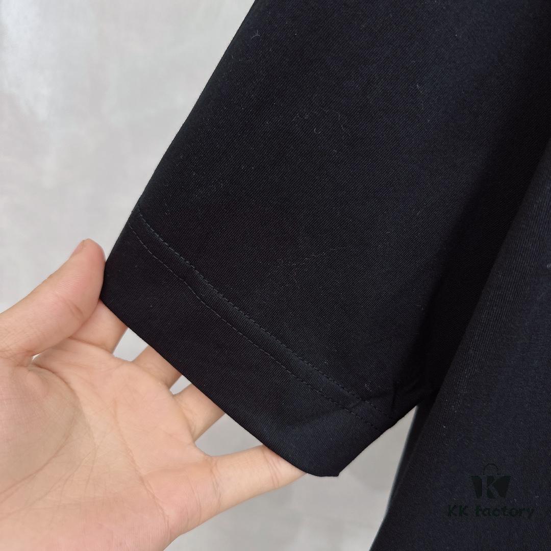 Fendi 2025 SS New Arrival Short Sleeve T-Shirt, Stylish and Minimalist Design